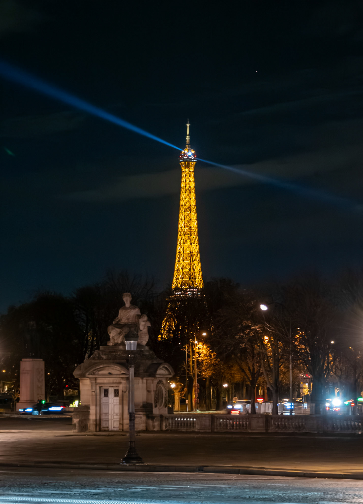 We took our time soaking up the sights and sounds [Paris, Île-de-France, France]
