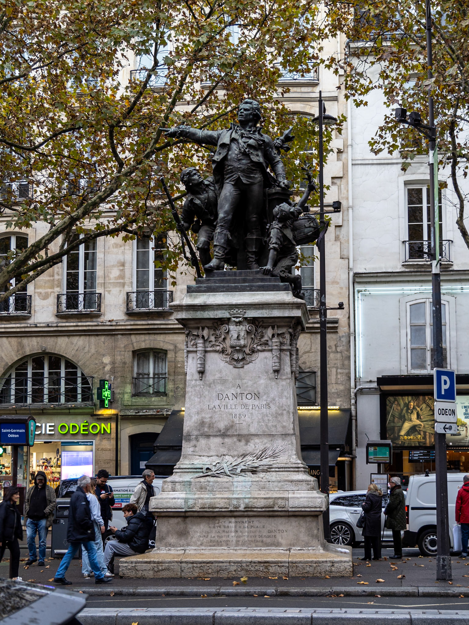 Strolling through the Left Bank [Paris, Île-de-France, France]