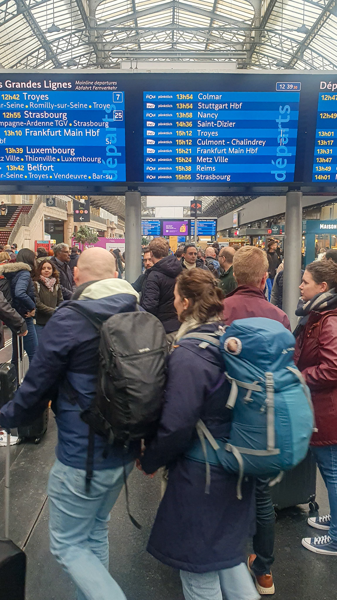 Gare de l'est scenes [Paris, Île-de-France, France]