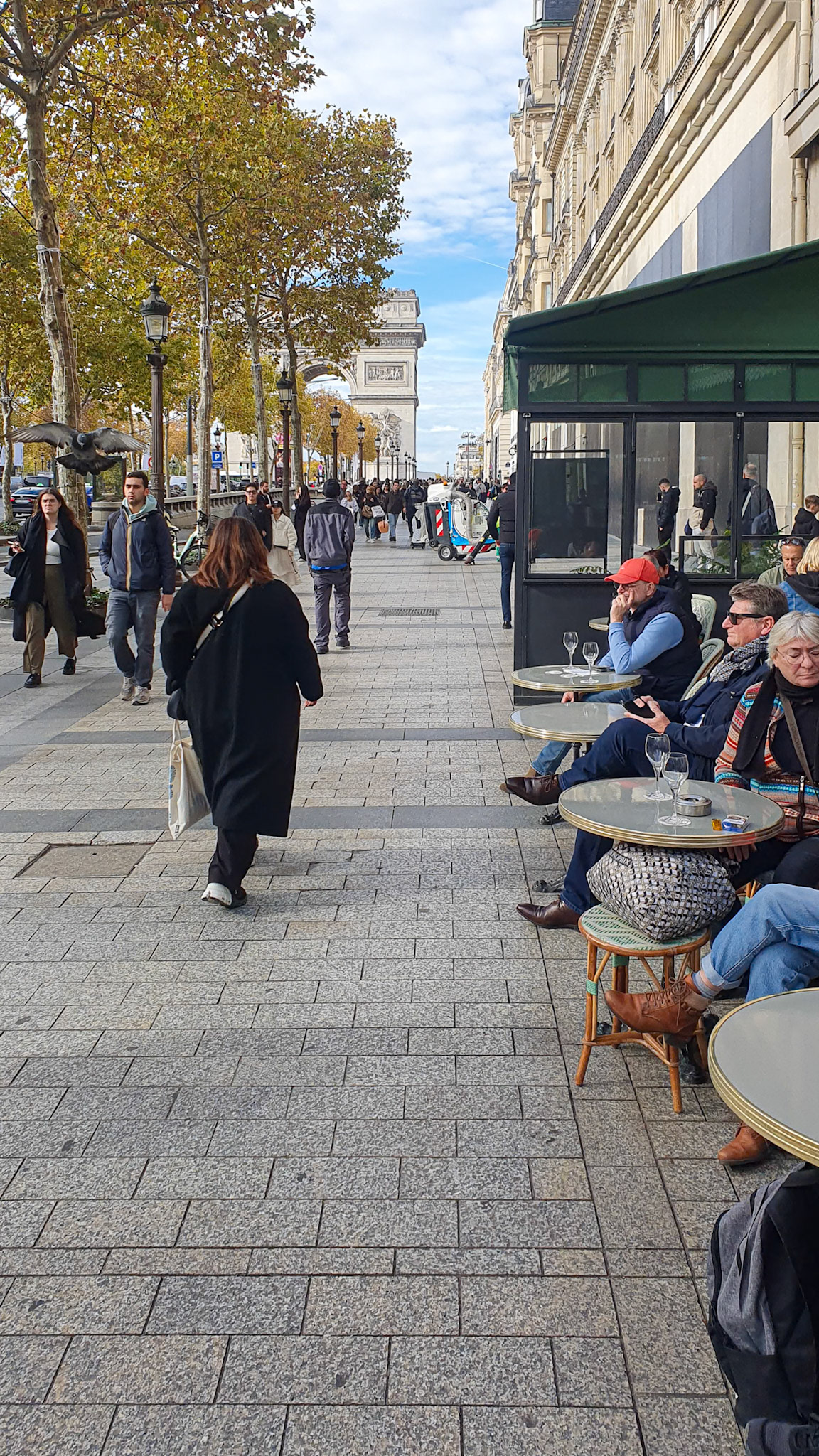 First a brief walk down the Champs Elysées to grab a bite to eat [Paris, Île-de-France, France]