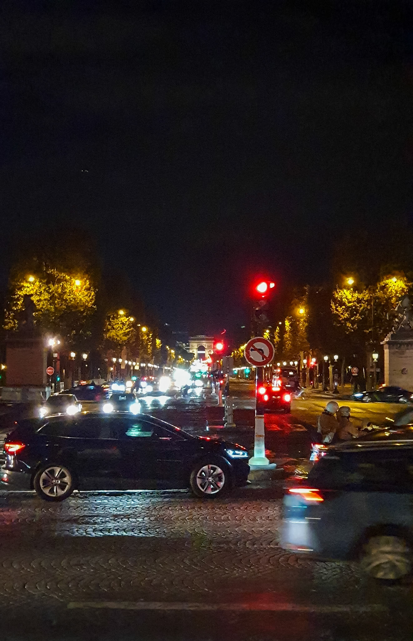 We took our time soaking up the sights and sounds [Paris, Île-de-France, France]