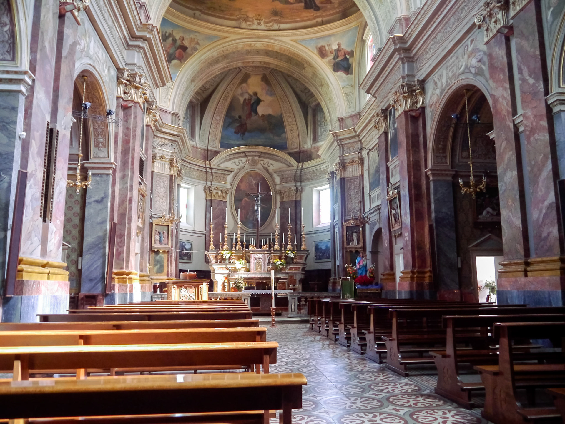 We stopped in a village to check out the church [Diano d'Alba, Piemonte, Italy]