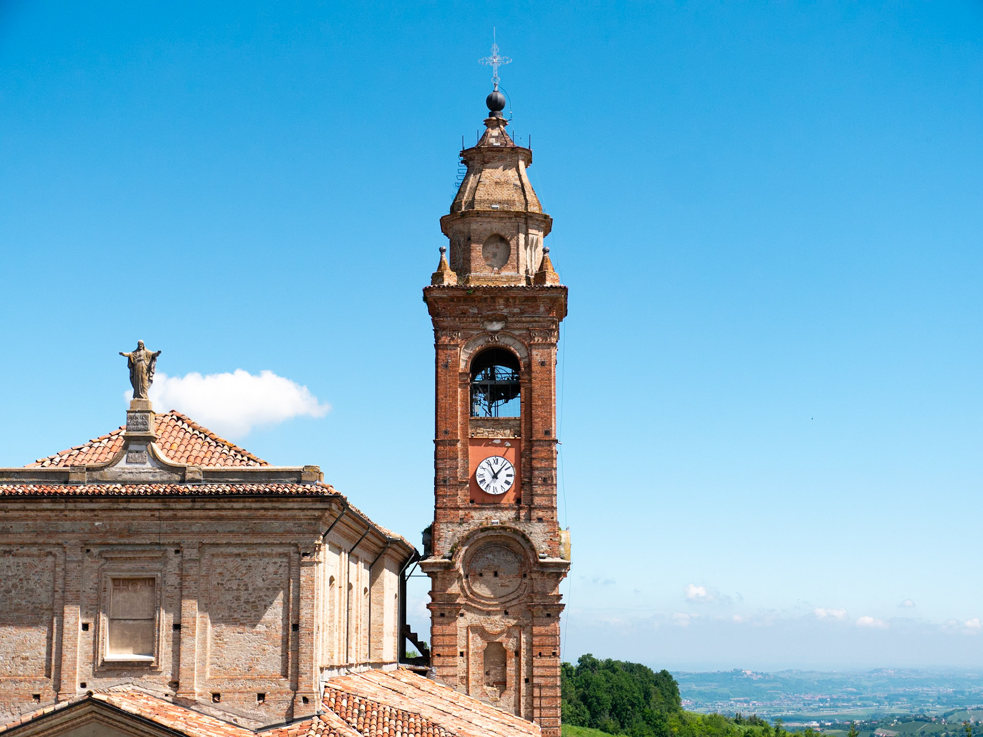 We stopped in a village to check out the church [Diano d'Alba, Piemonte, Italy]
