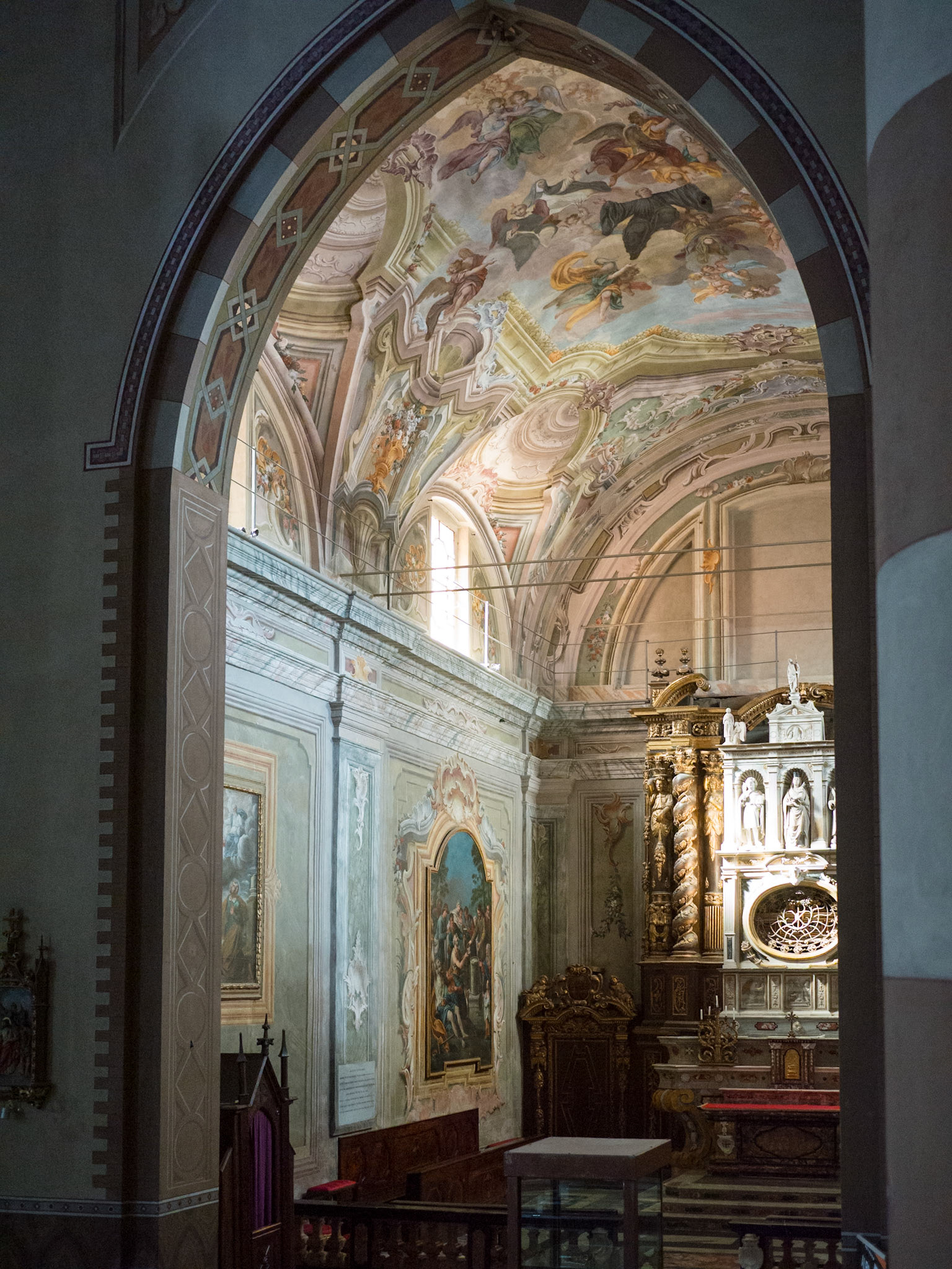 The ceilings were fairly swell as well [Alba, Piemonte, Italy]