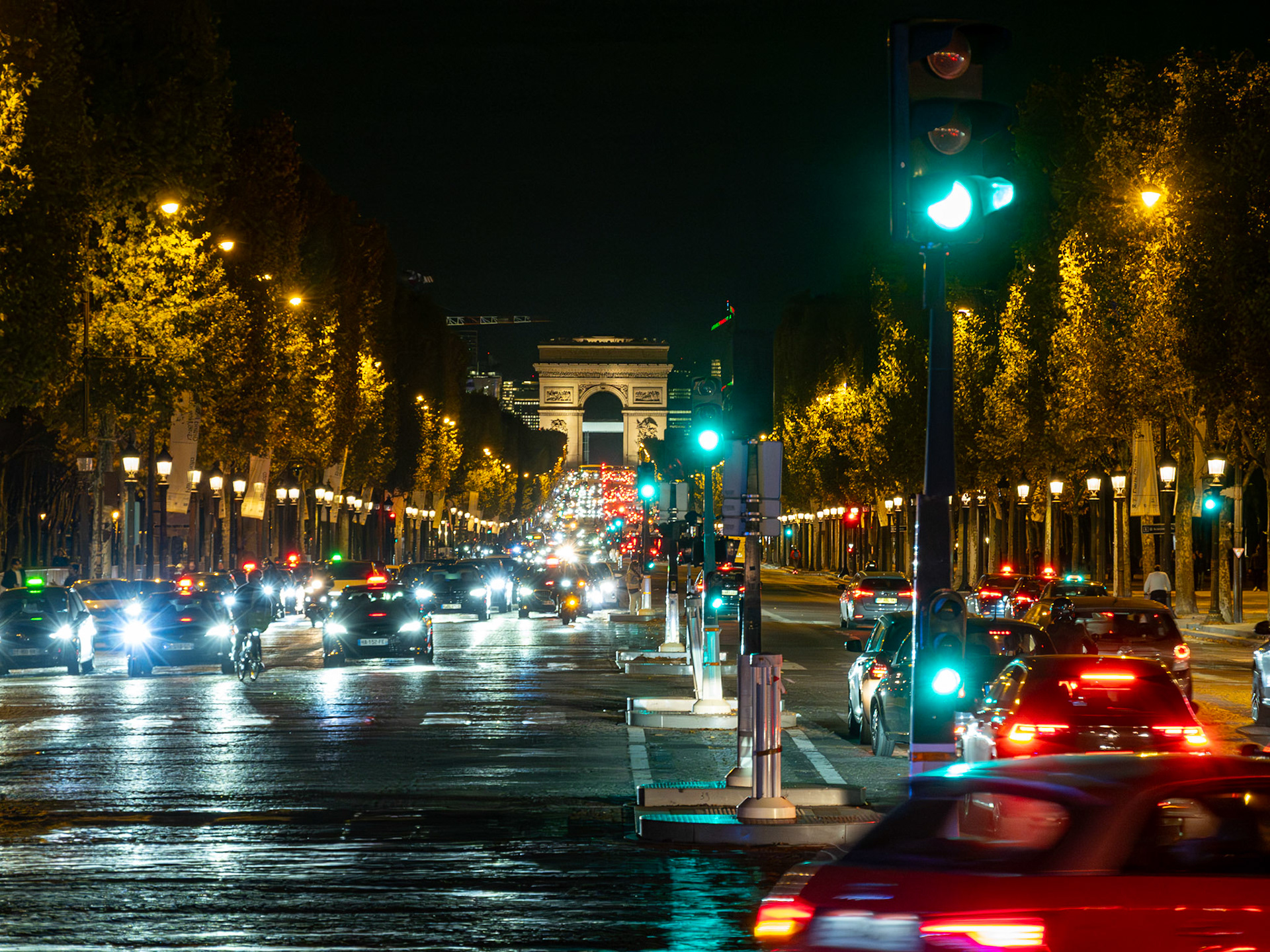 We took our time soaking up the sights and sounds [Paris, Île-de-France, France]
