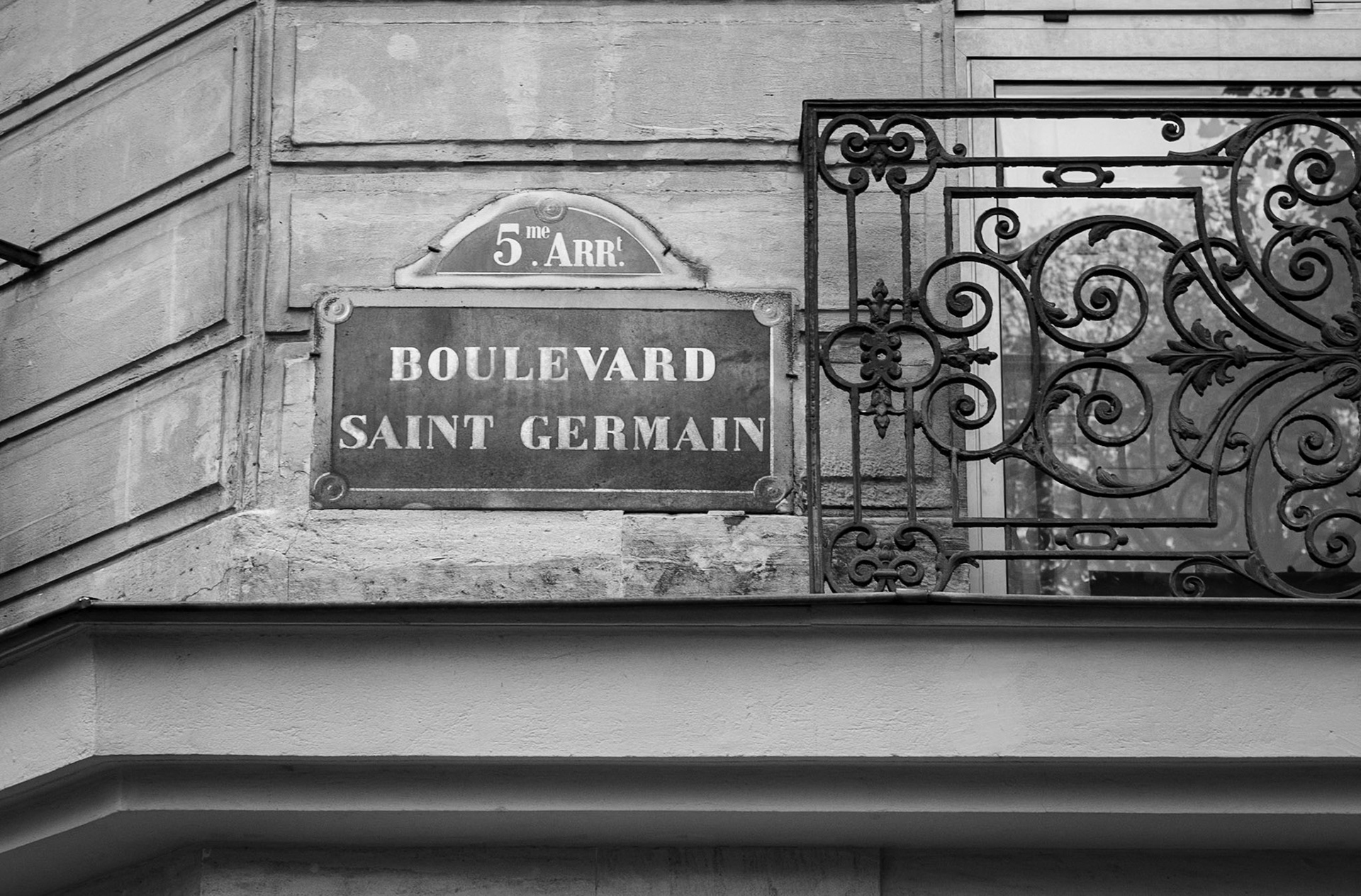 Strolling through the Left Bank [Paris, Île-de-France, France]