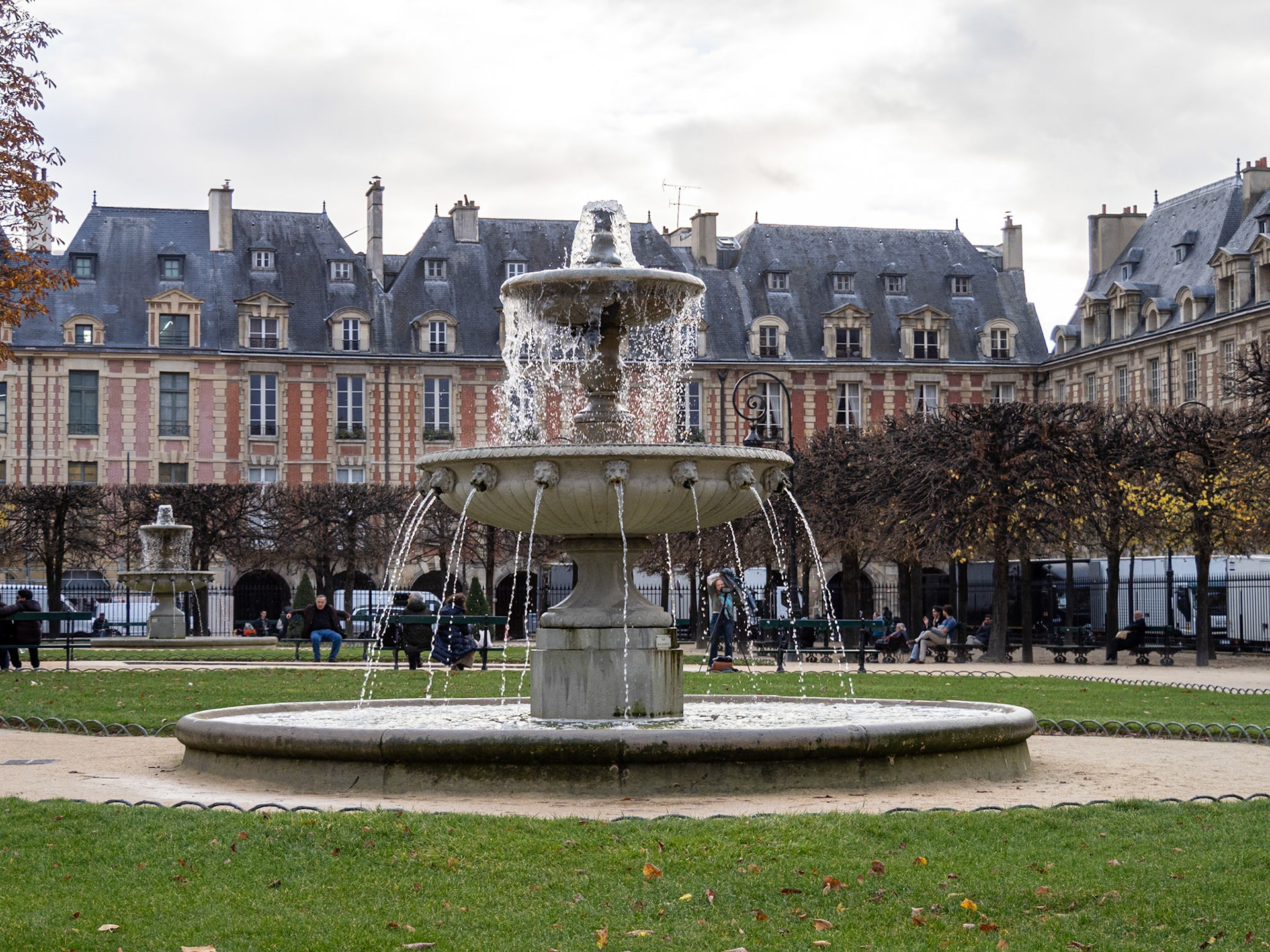 Lovely Place des Vosges [Paris, Île-de-France, France]