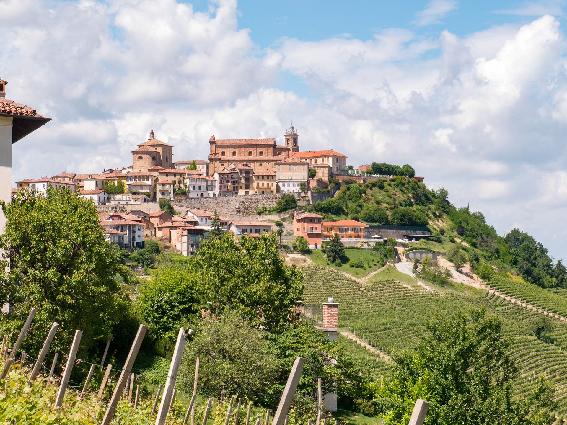 We had considered riding our bikes to this town but when I see its situation I'm really glad we didn't! [La Morra, Piemonte, Italy]