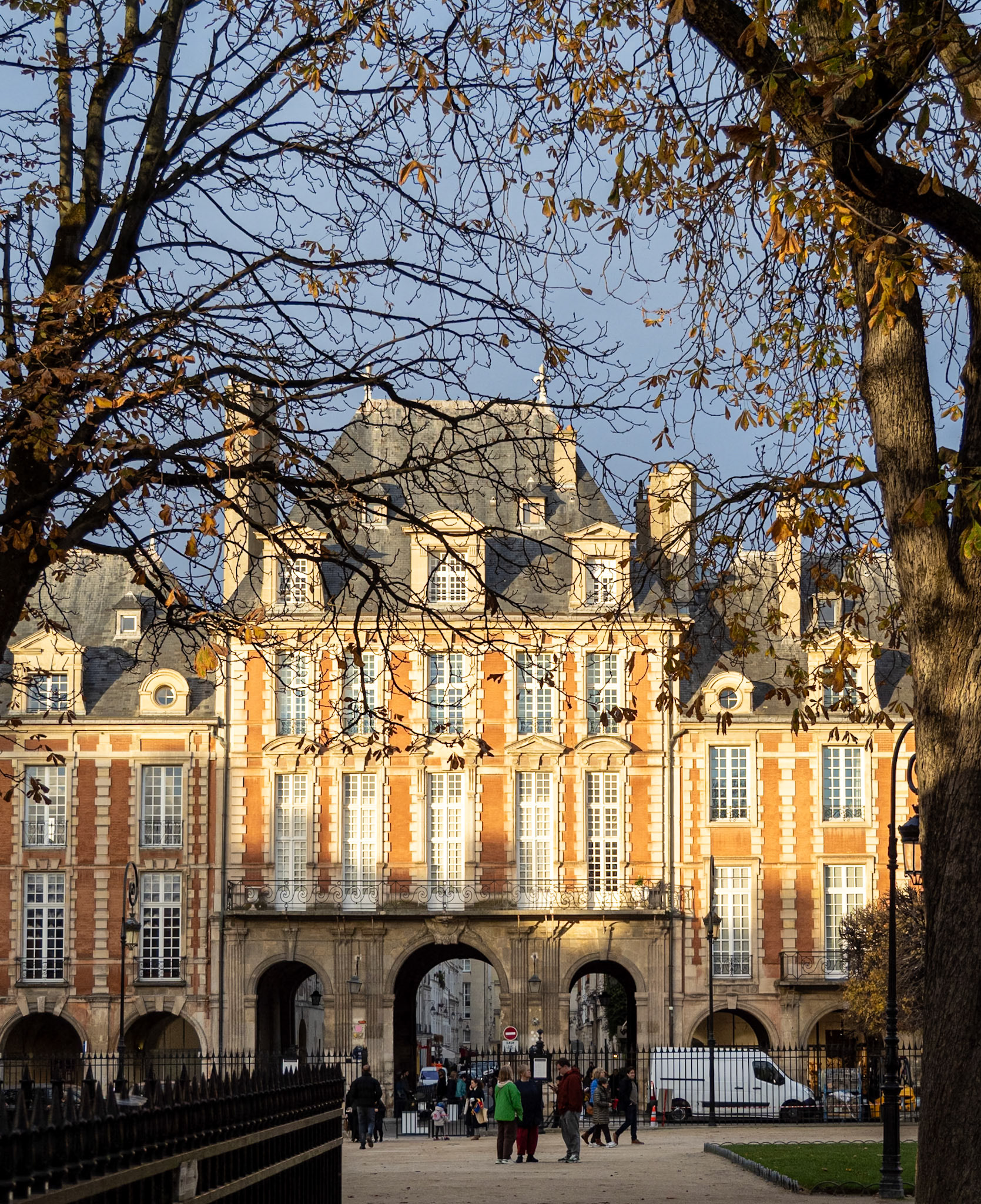 Lovely Place des Vosges [Paris, Île-de-France, France]
