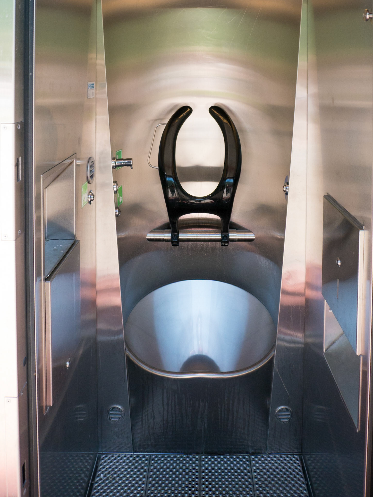 Innovative toilets in Switzerland [San Vittore, Graubünden, Schweiz]