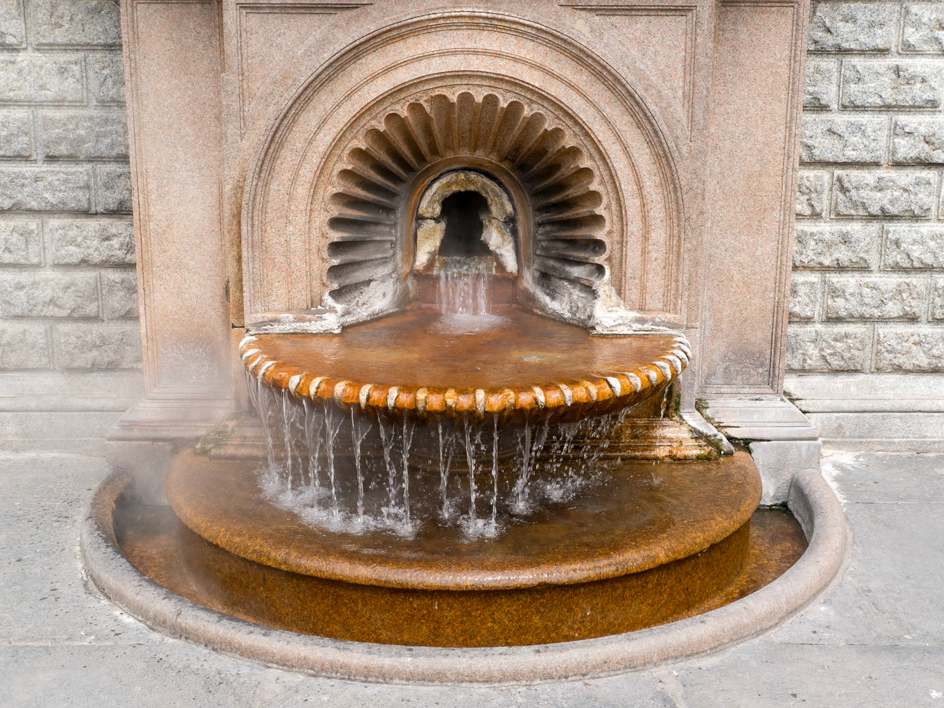 The hot spring "La bollente" comes up in the middle of town [Acqui Terme, Piemonte, Italy]