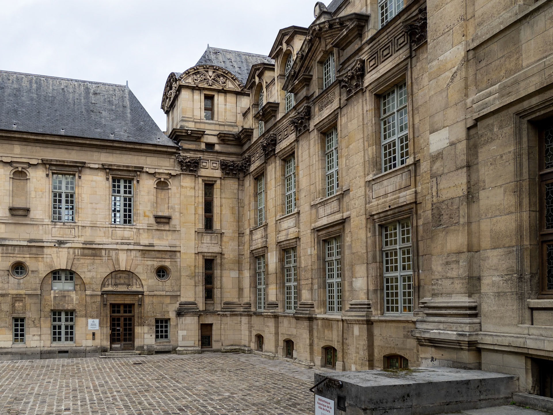A very interesting visit to the historical library [Paris, Île-de-France, France]
