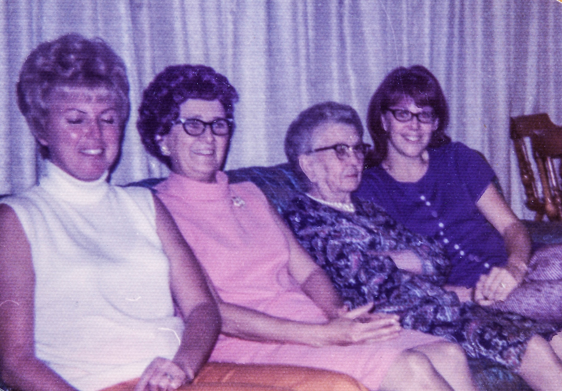 Bettie Wells, Bessie Garrett, Laura Simmons (Garrett), Jacqueline Stern c 1969