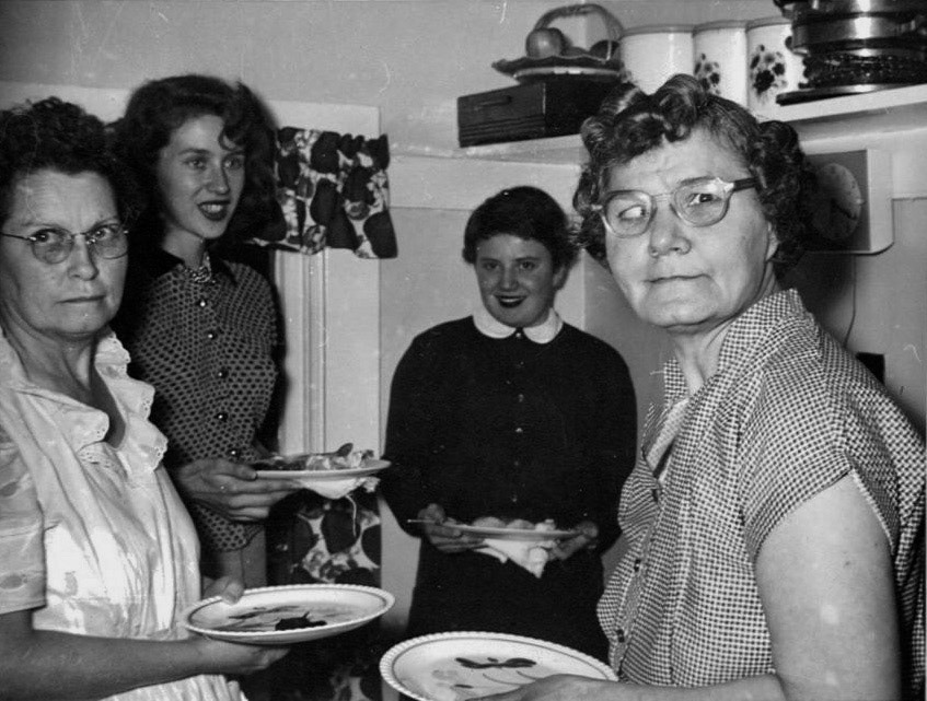 Iva, Marvil Rudolph, LaVonne Rudolph, Tillie Monson c 1953