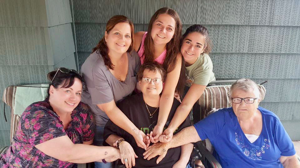 (R) Unknown, Shaina and Kelsie Elliott (F) Jackie, RaNae and LaVonne Rudolph