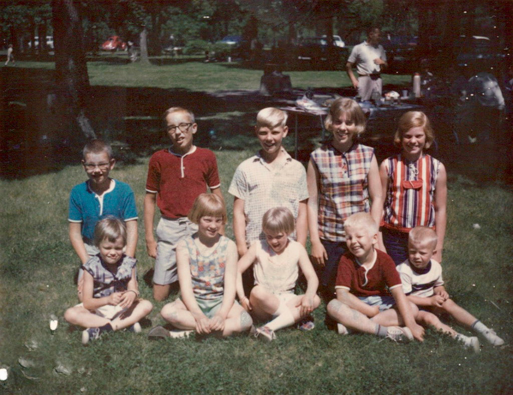 (R) Marc Monson, Paul Monson, Gary Monson, Dianne Monson, Debbie Monson (Wimmer) (F) RaNae Rudolph, Geralyn Monson, Vickie Monson (Gion), Jon Monson, Greg Rudolph
