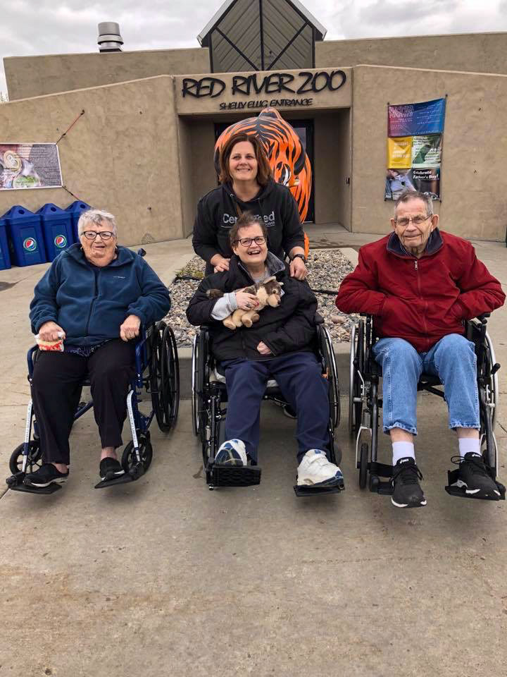 (R) Jodi Elliott (F) Lavonne, Ranae and Donald Rudolph