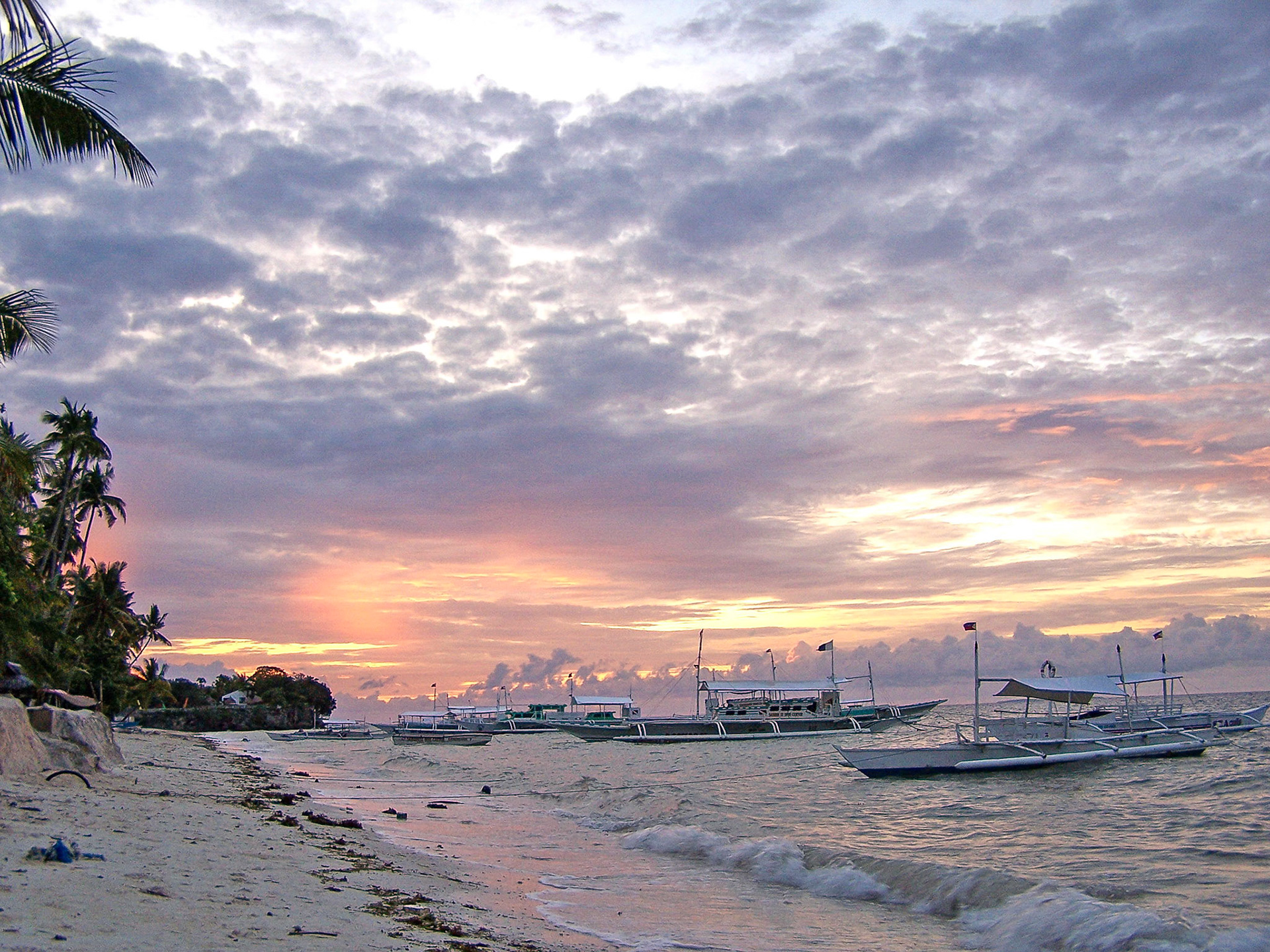 Sun rise at Alona beach. - The Phlippines (2005)