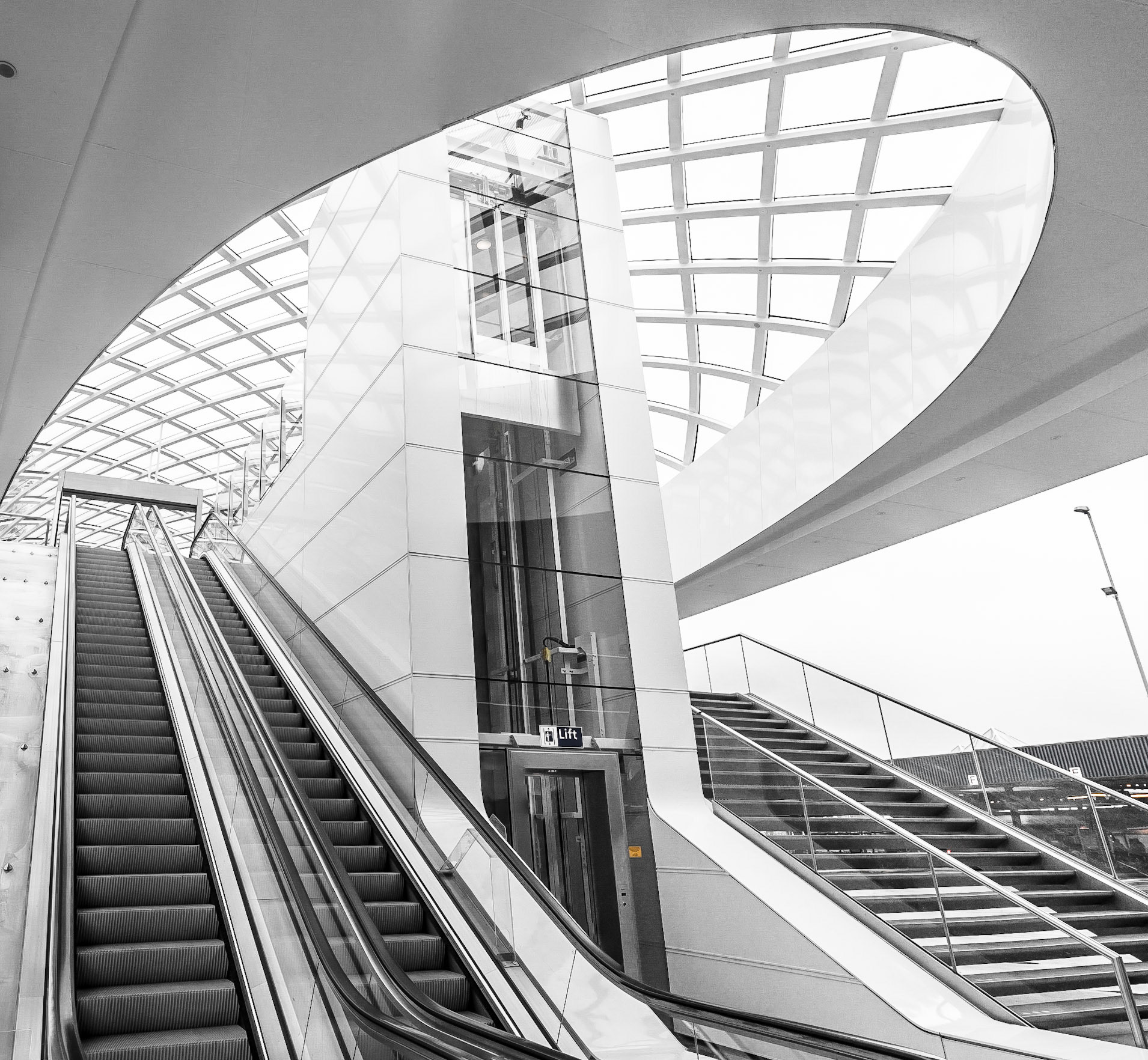 Central Station - Den Haag, The Netherlands (2017)
