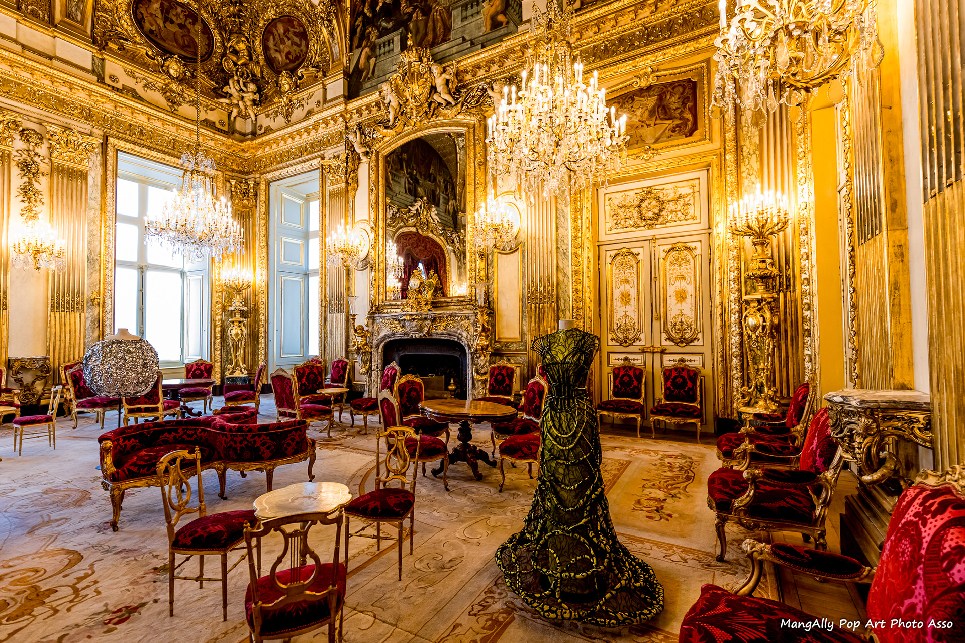 Le Louvre Couture, Paris