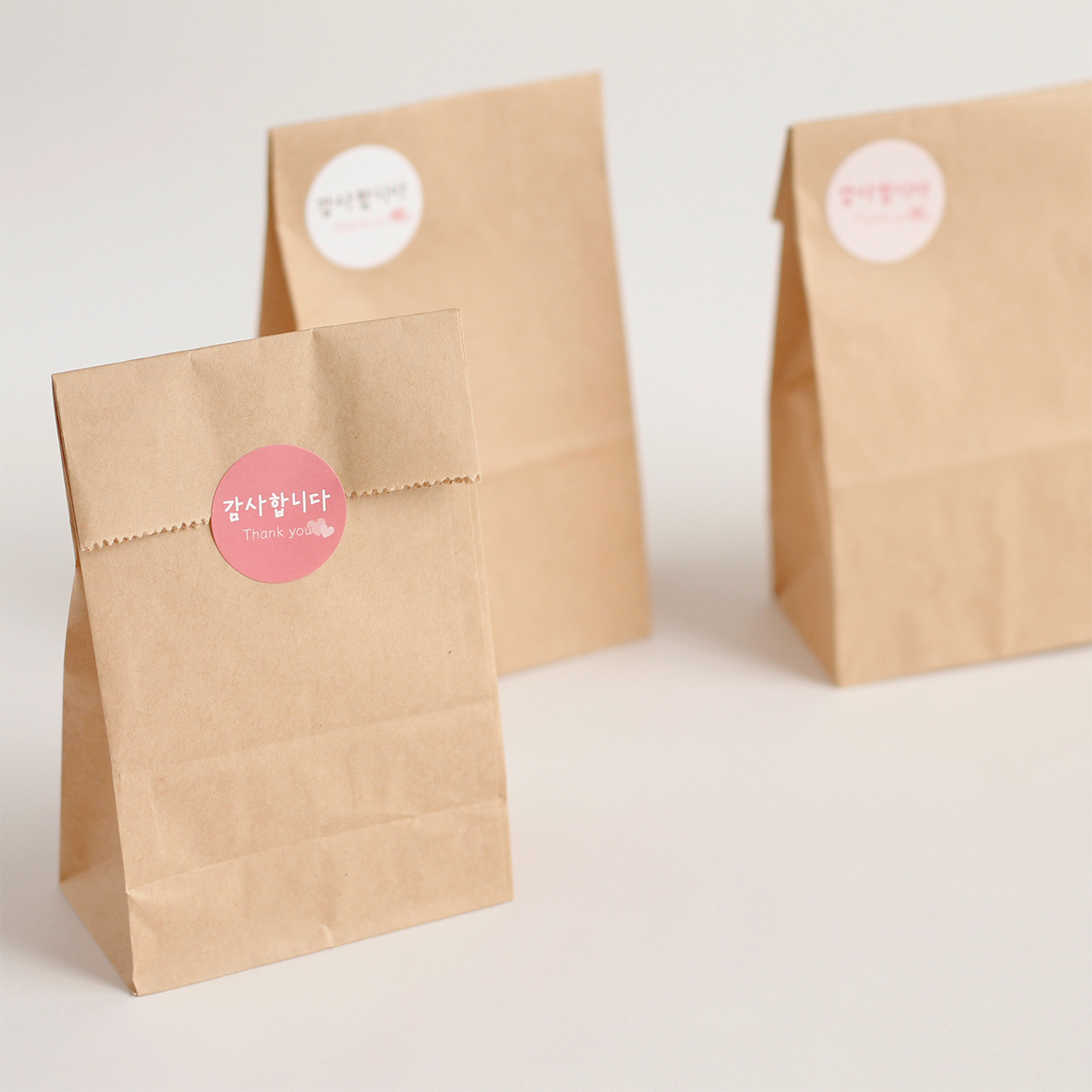 オリジナルフォントで制作した韓国語のシール