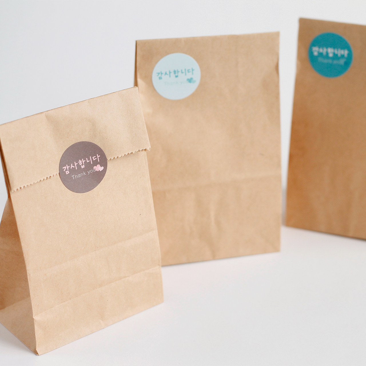 オリジナルフォントで制作した韓国語のシール