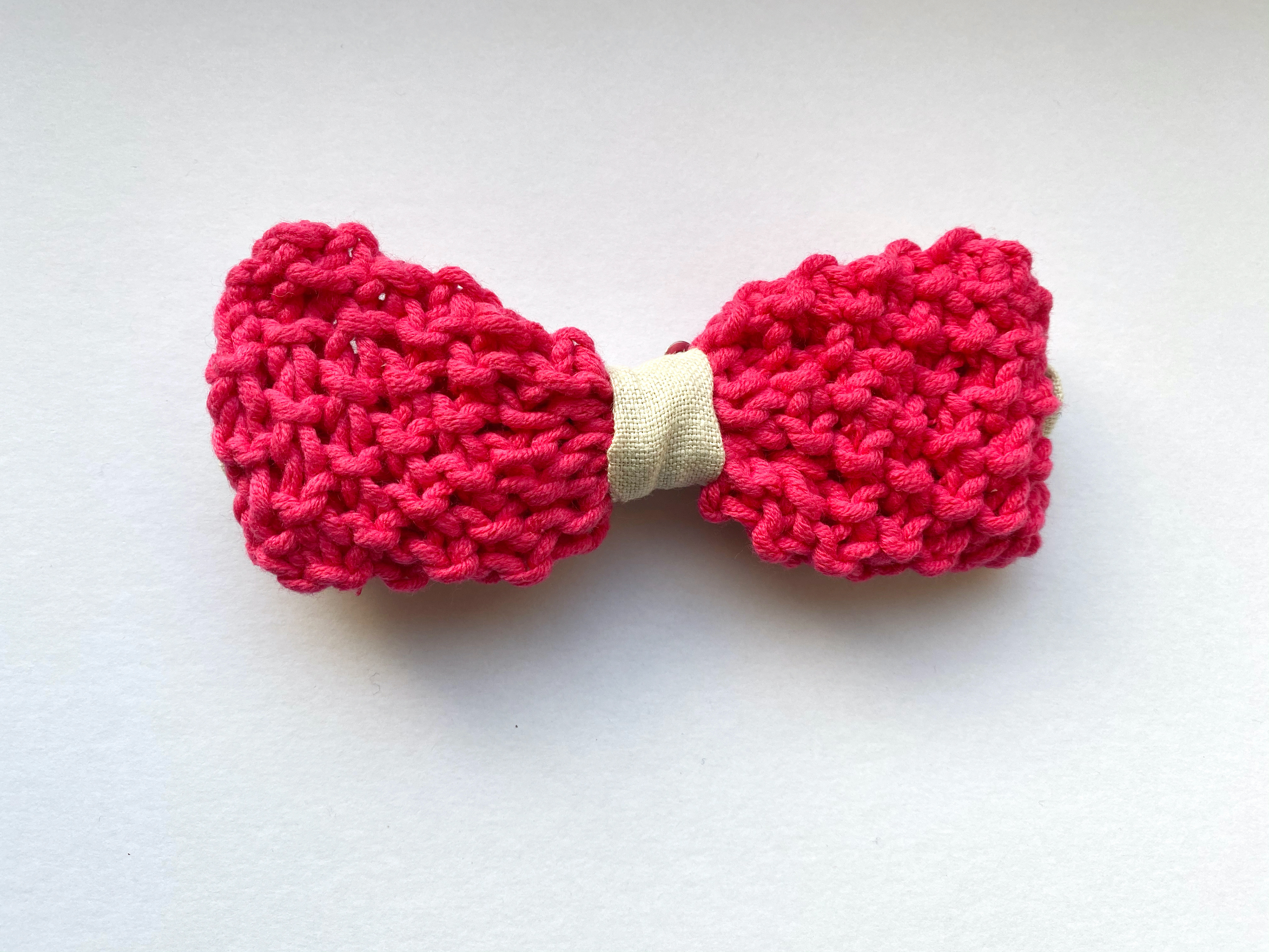 KnititUp vlinderdas roze gehaakt