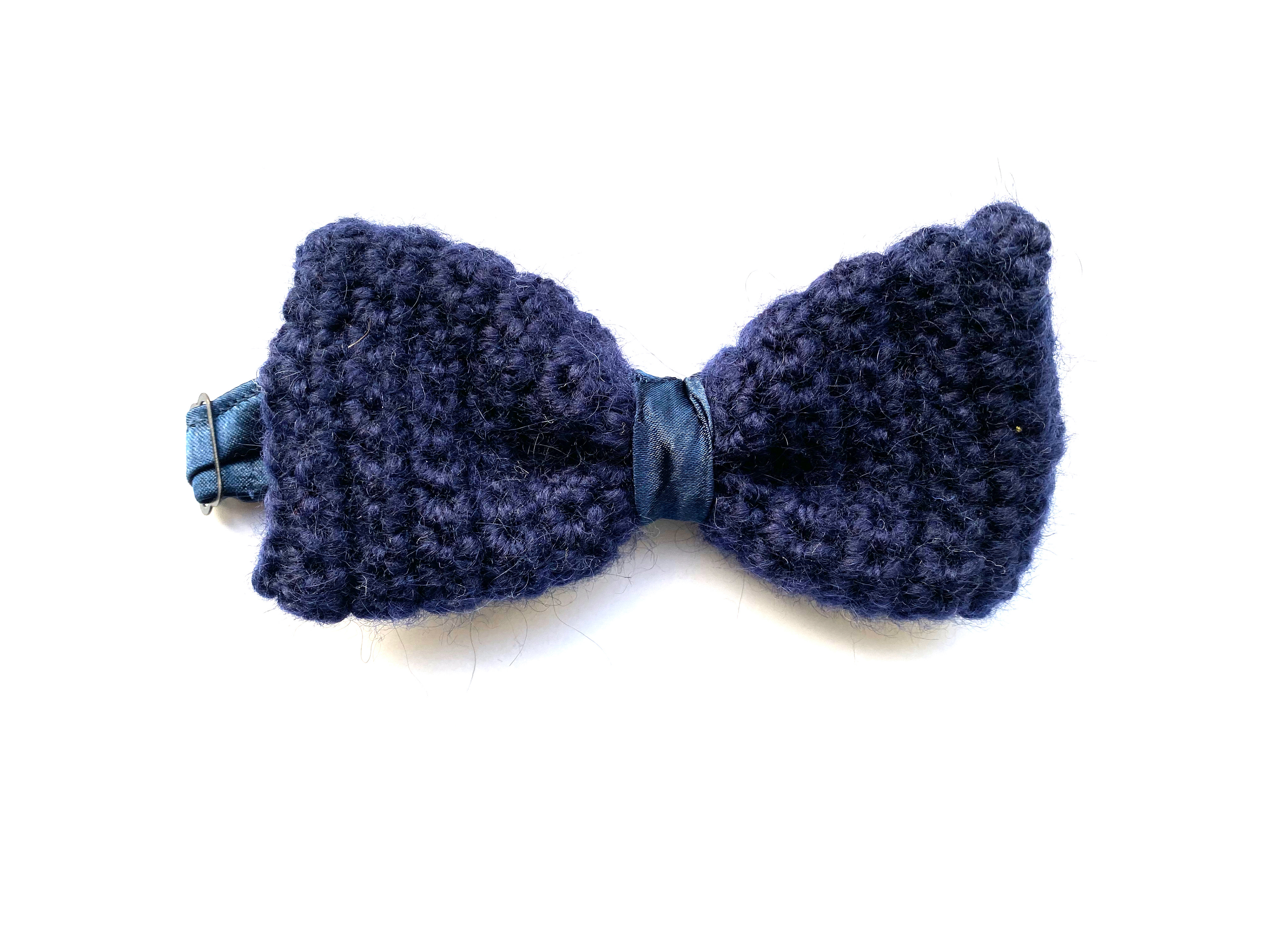 KnititUp vlinderdas blauw gehaakt