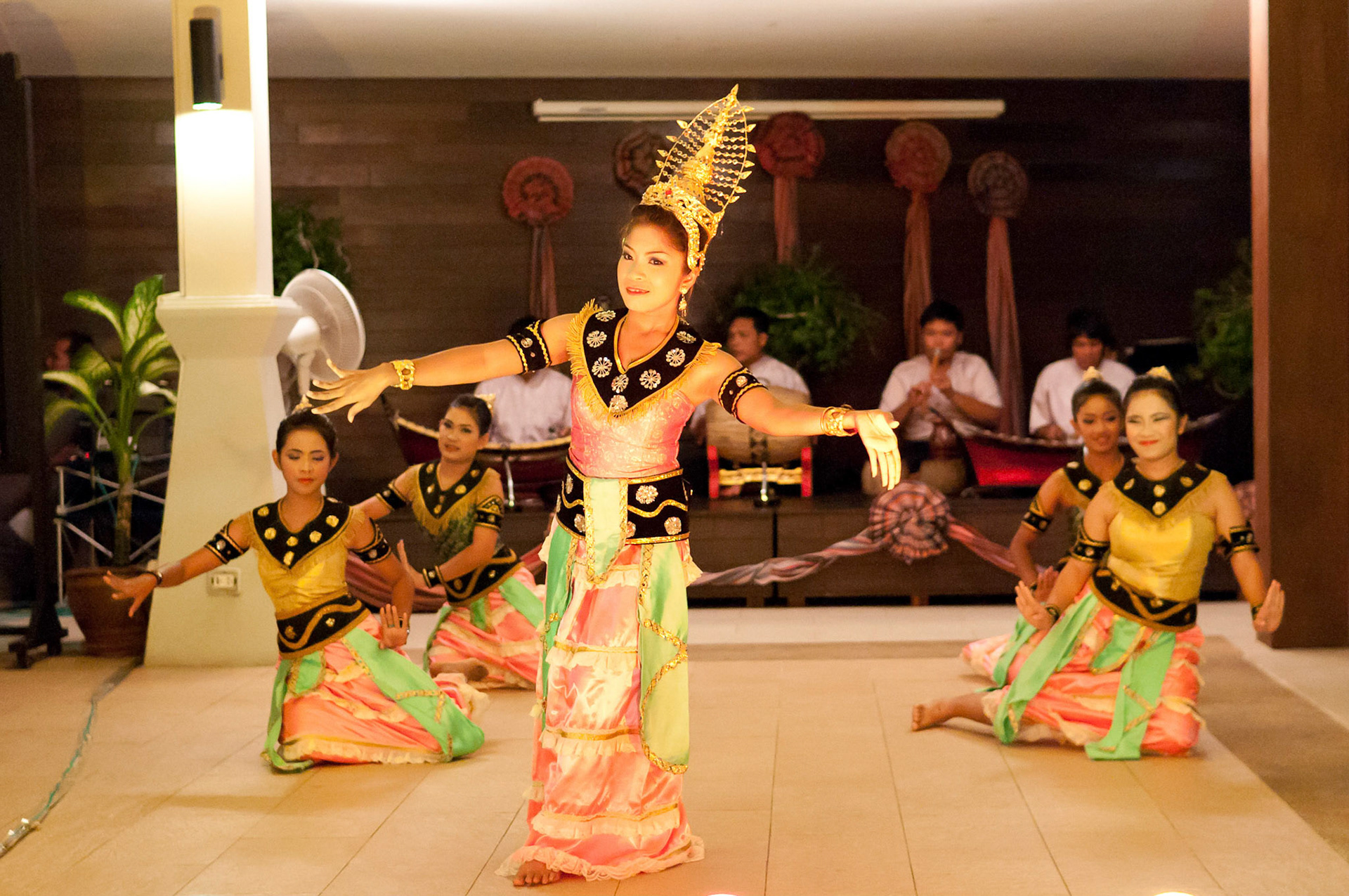Amazing finger bending!
