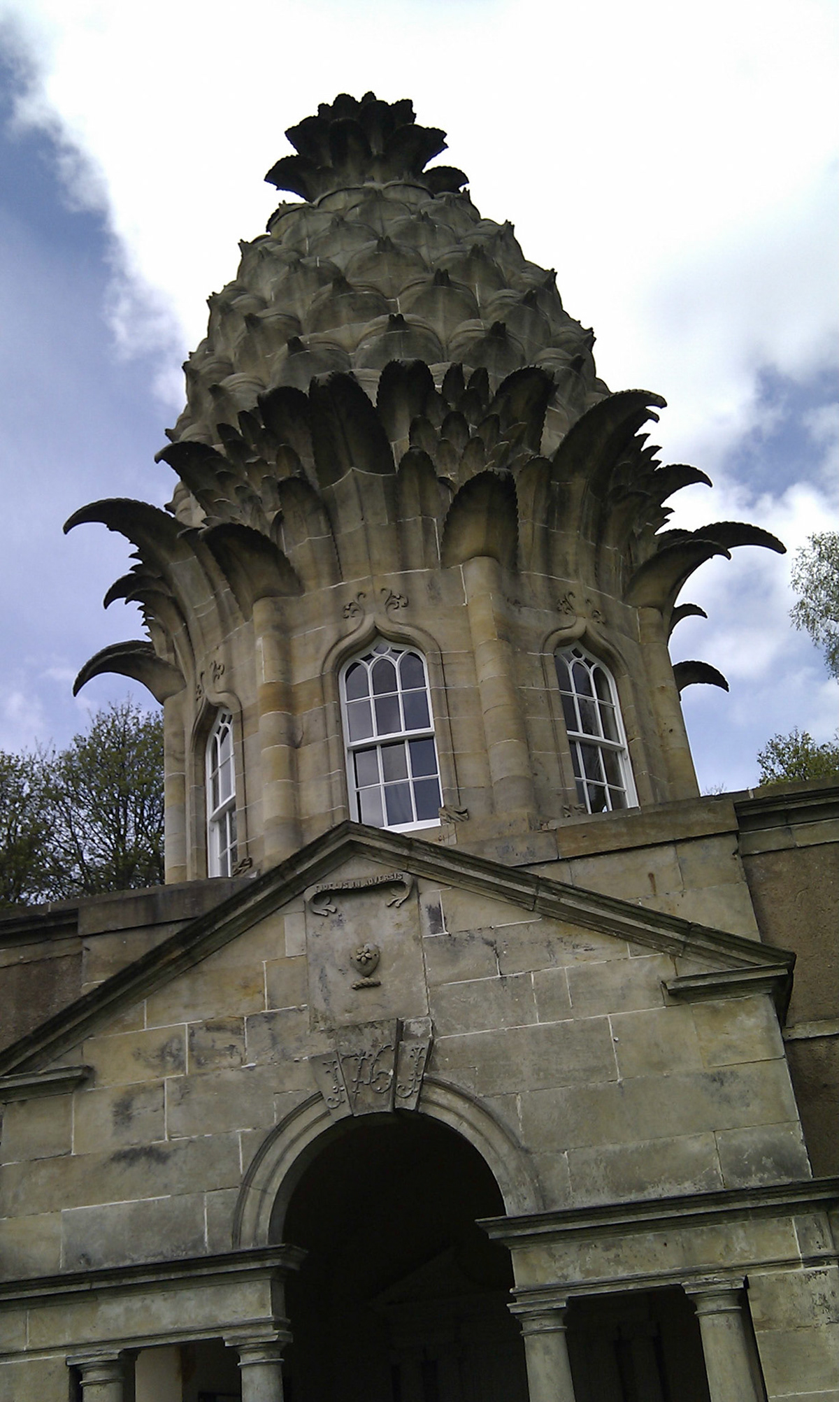 The Pineapple, Airth