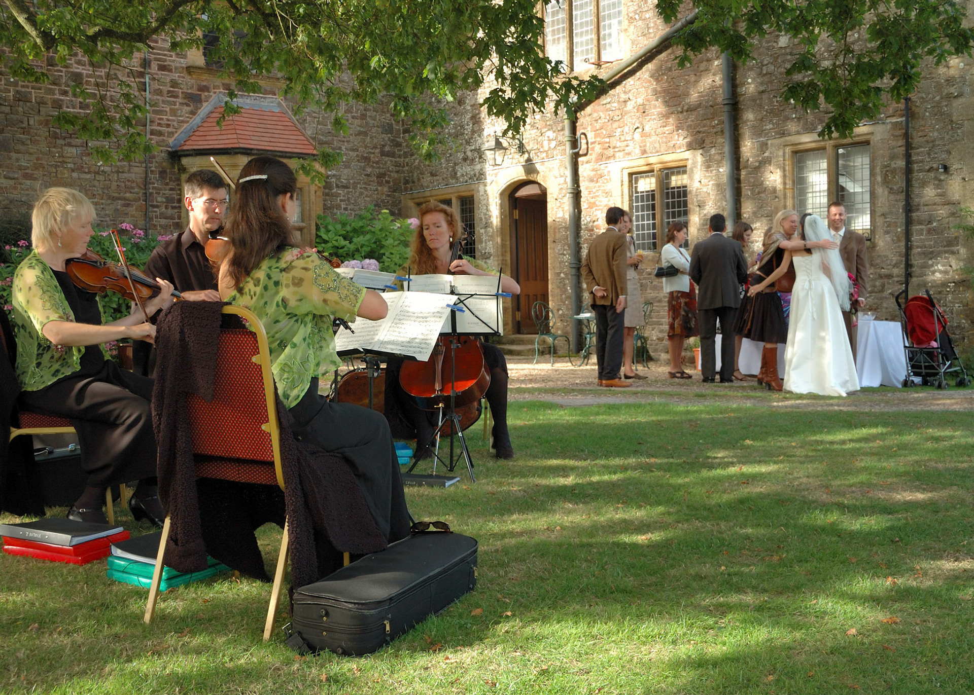 2006-09-02 - Sarah Wed - 0127 - CSH