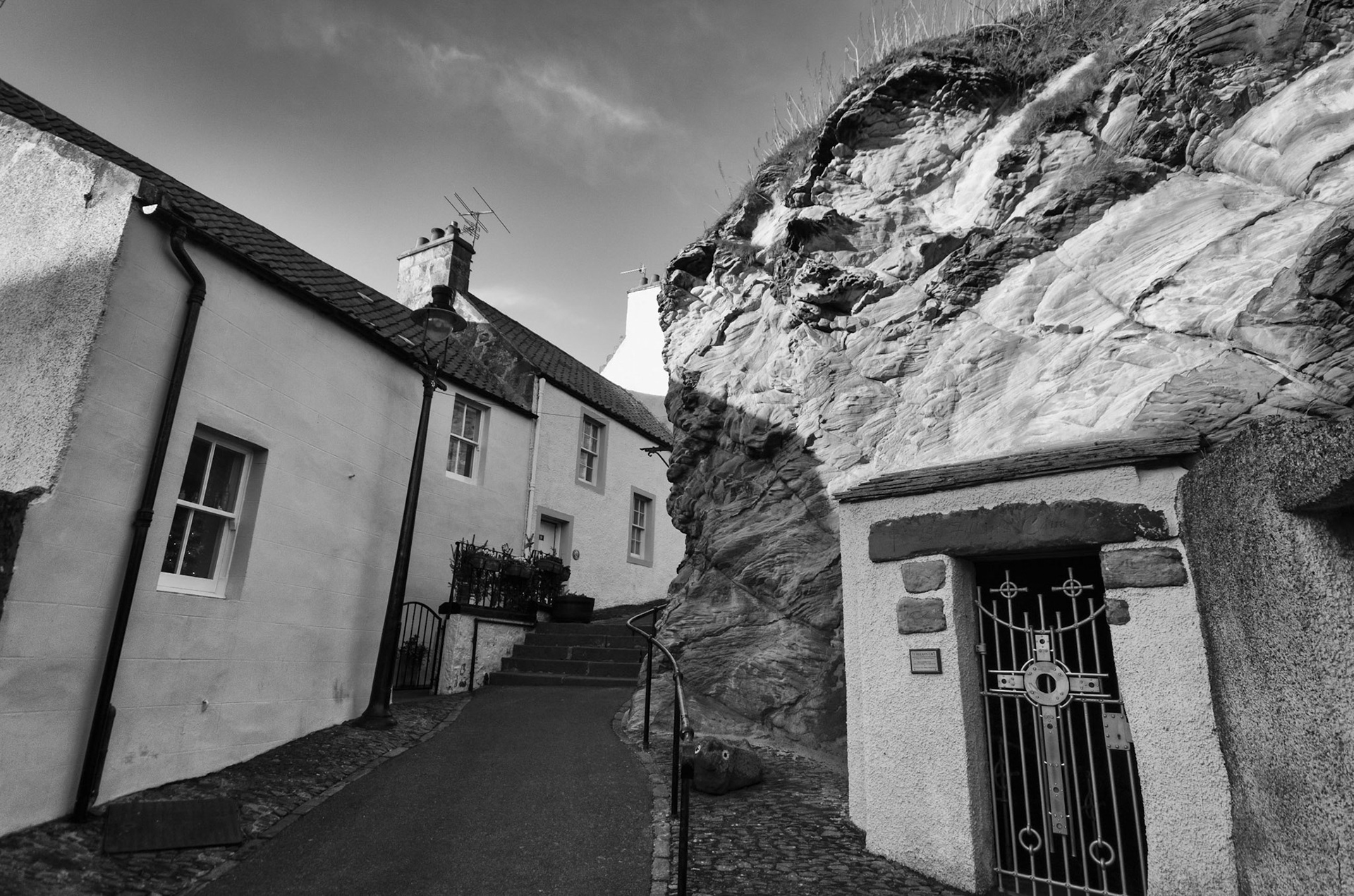 St Fillan's Cave in Cove Wynd