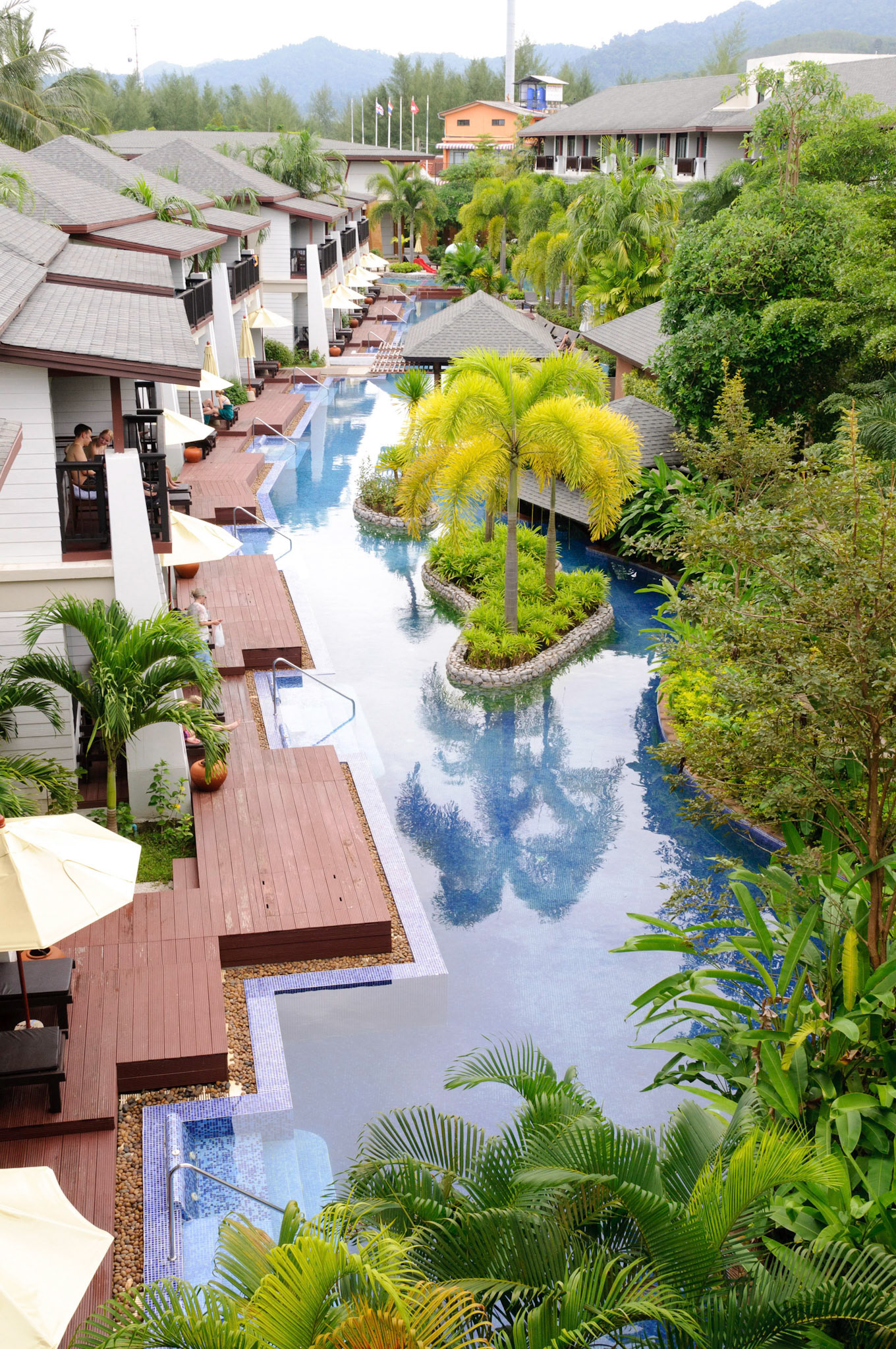 The free-form pool at La Flora