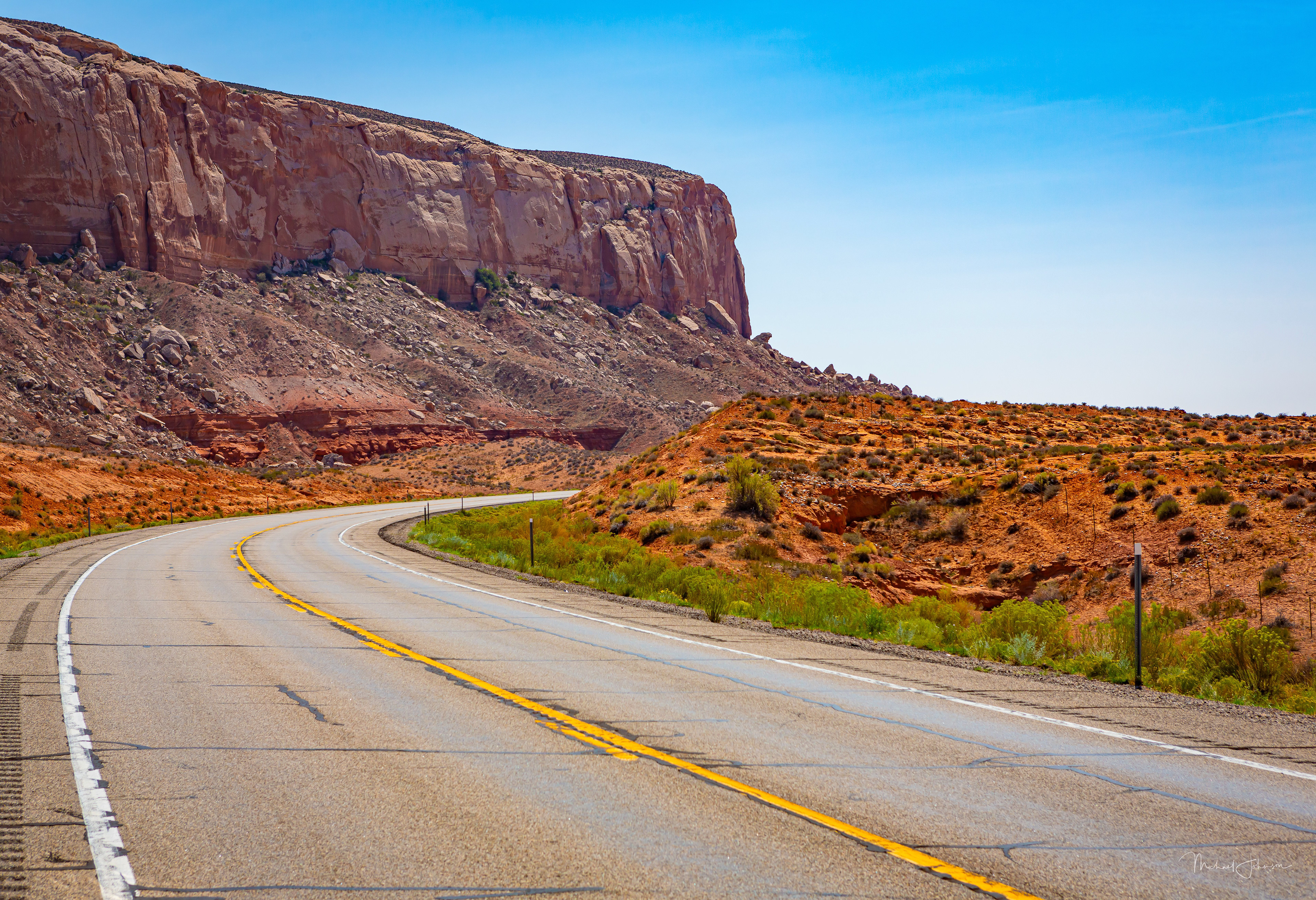 The Road to Monument Valley