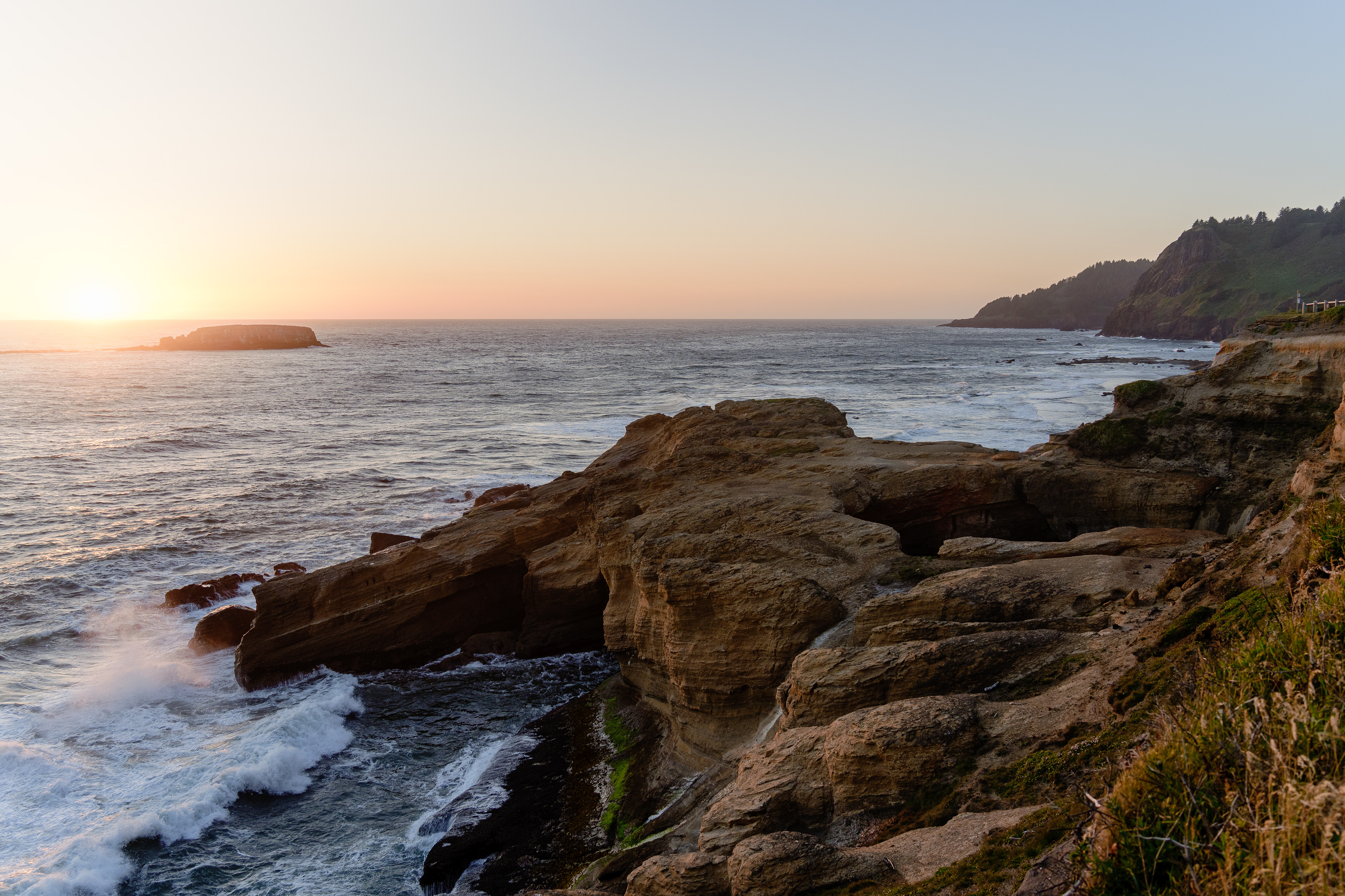 Devil's Punchbowl, OR, USA