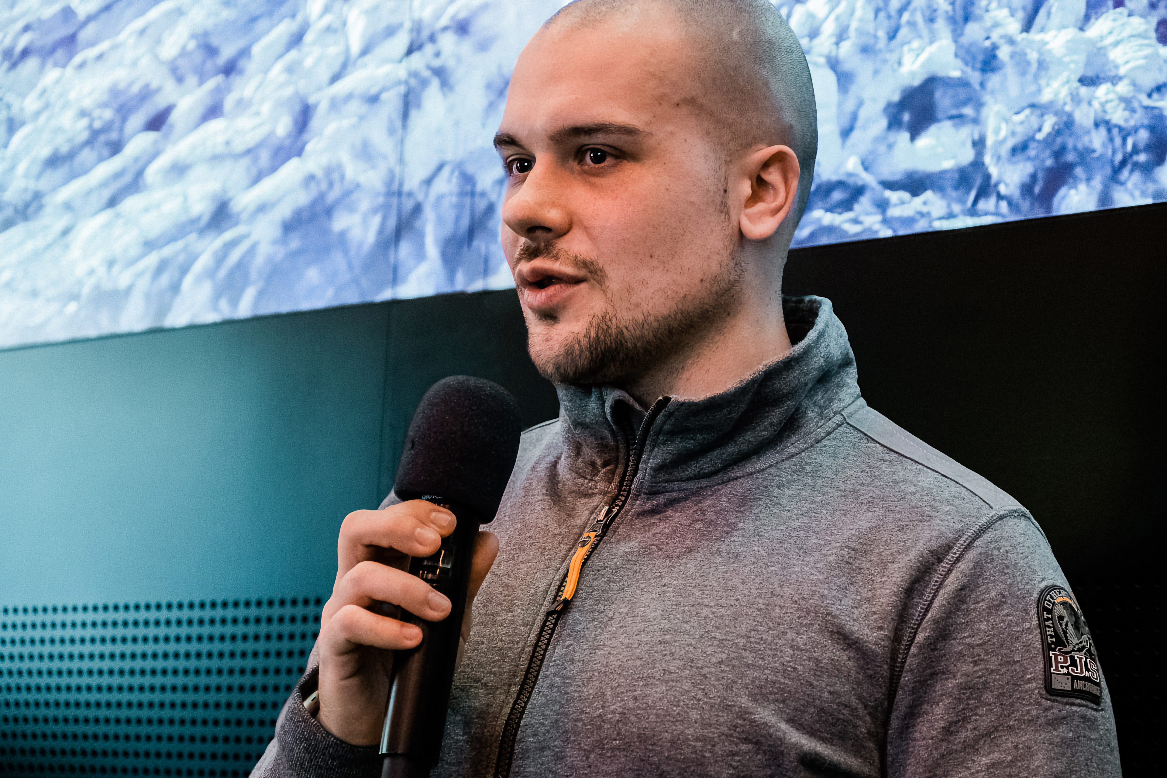 moderating OPEN SHOW @ Mercedes.Me Hamburg