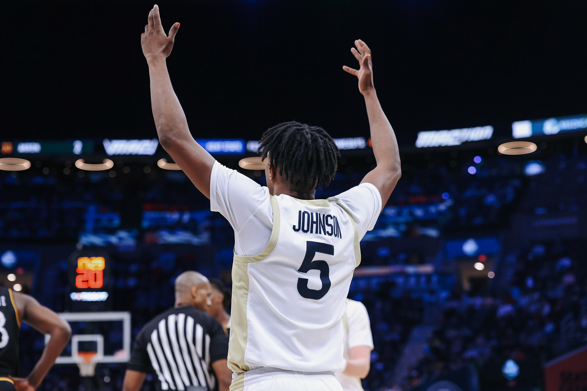 TAVARI JOHNSON-AKRON