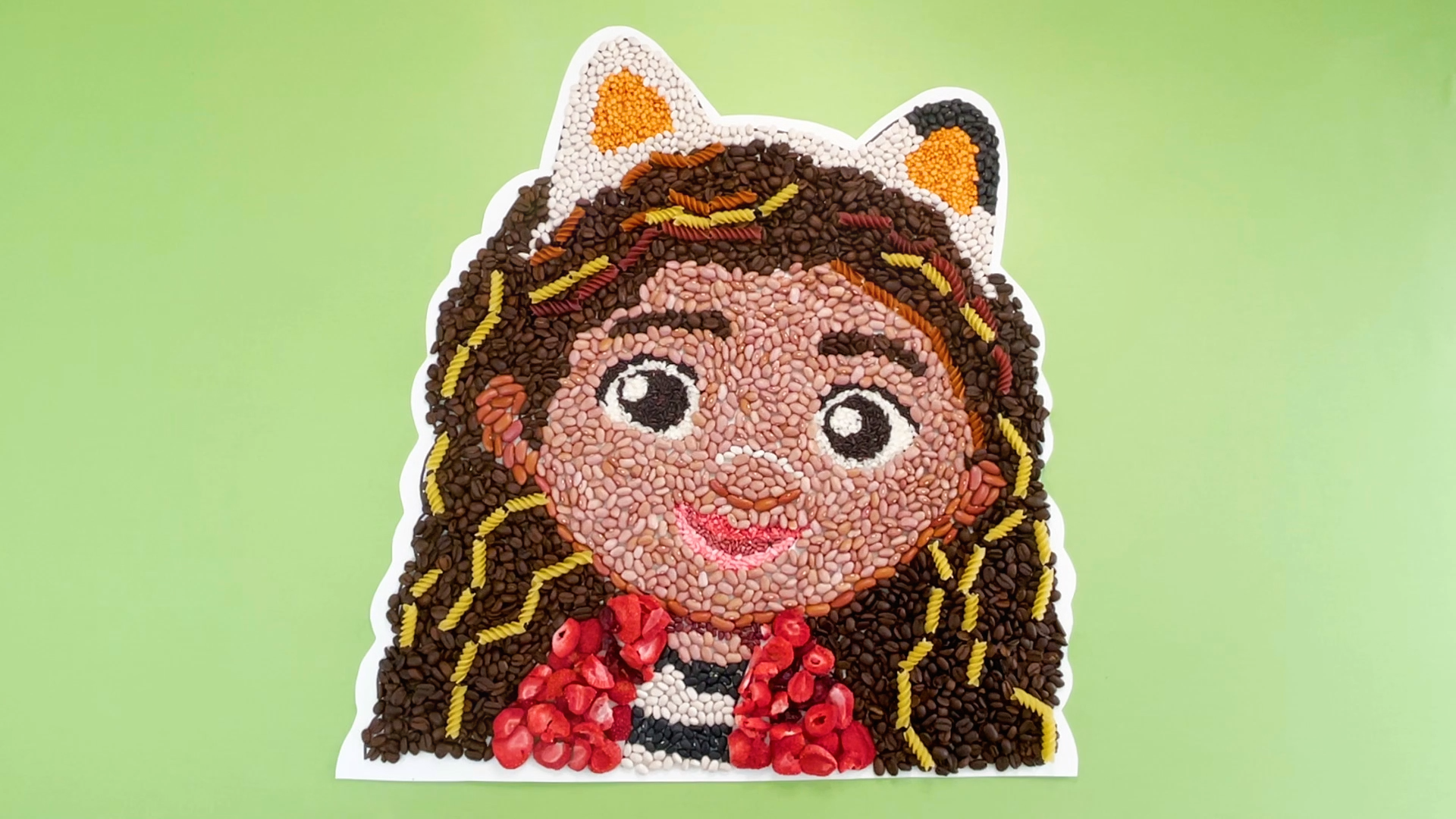 DreamWorks Gabby's Dollhouse | Food Art: I recreated Gabby and Baby Box with dry food and candy. I also filmed and edited the video. The video has been viewed nearly 1.3 million times.