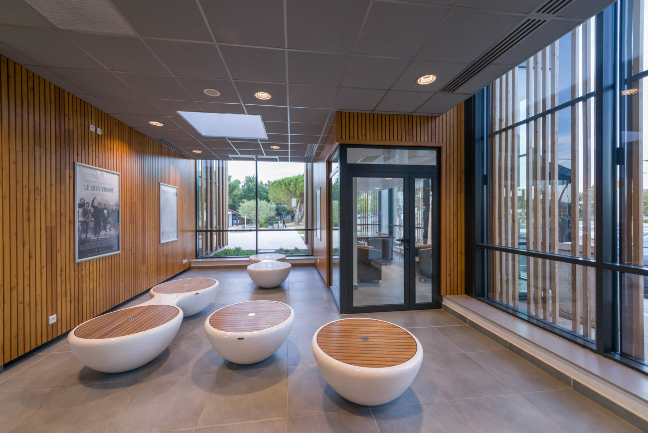 Station, Vinci autoroutes, In Fine, Montelimar.