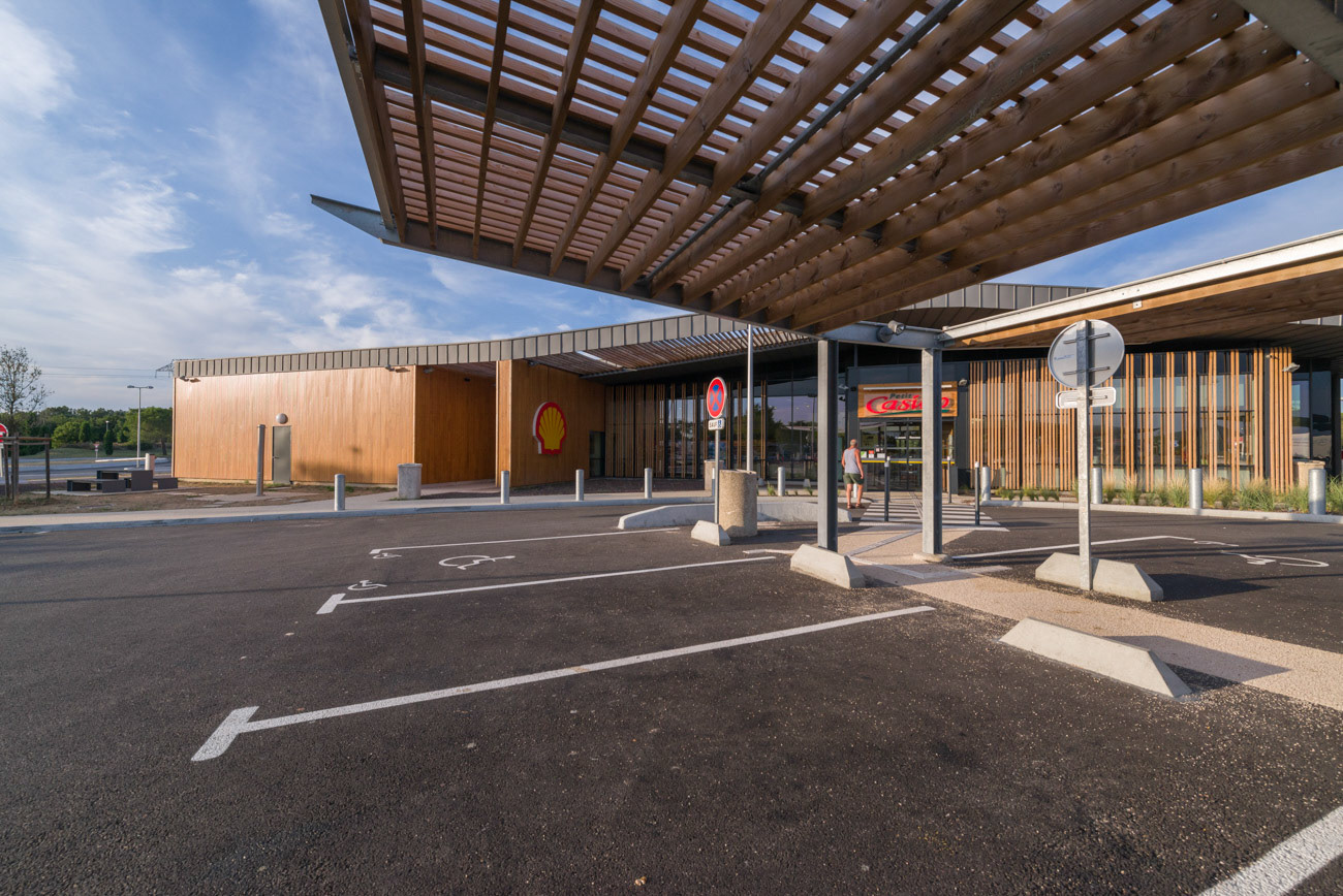 Station, Vinci autoroutes, In Fine, Montelimar.