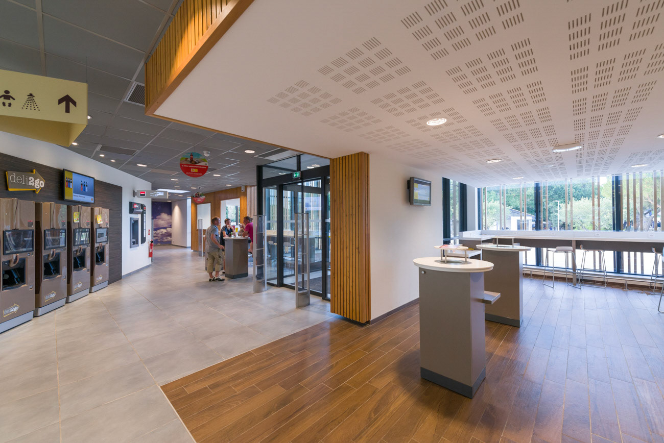 Station, Vinci autoroutes, In Fine, Montelimar.