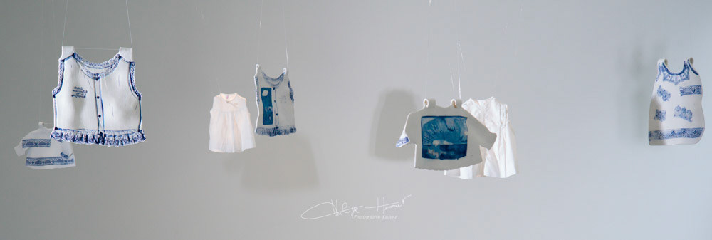 Sous la caresse du vent, vêtements de porcelaine