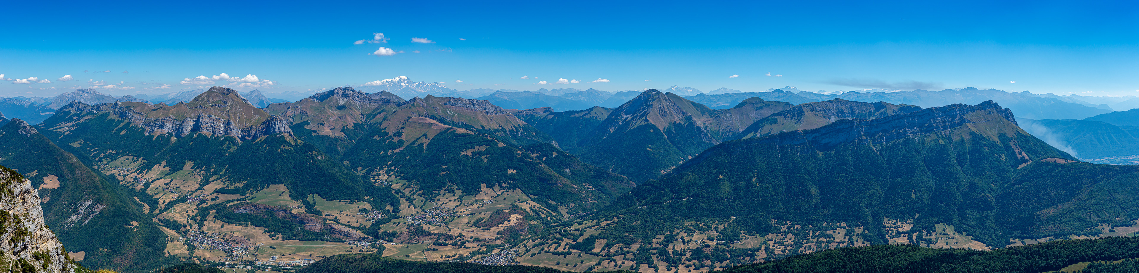Vue depuis le Colombier, le Trelod, l'Arcaloz, le Pecloz, l'Arclusaz, ...