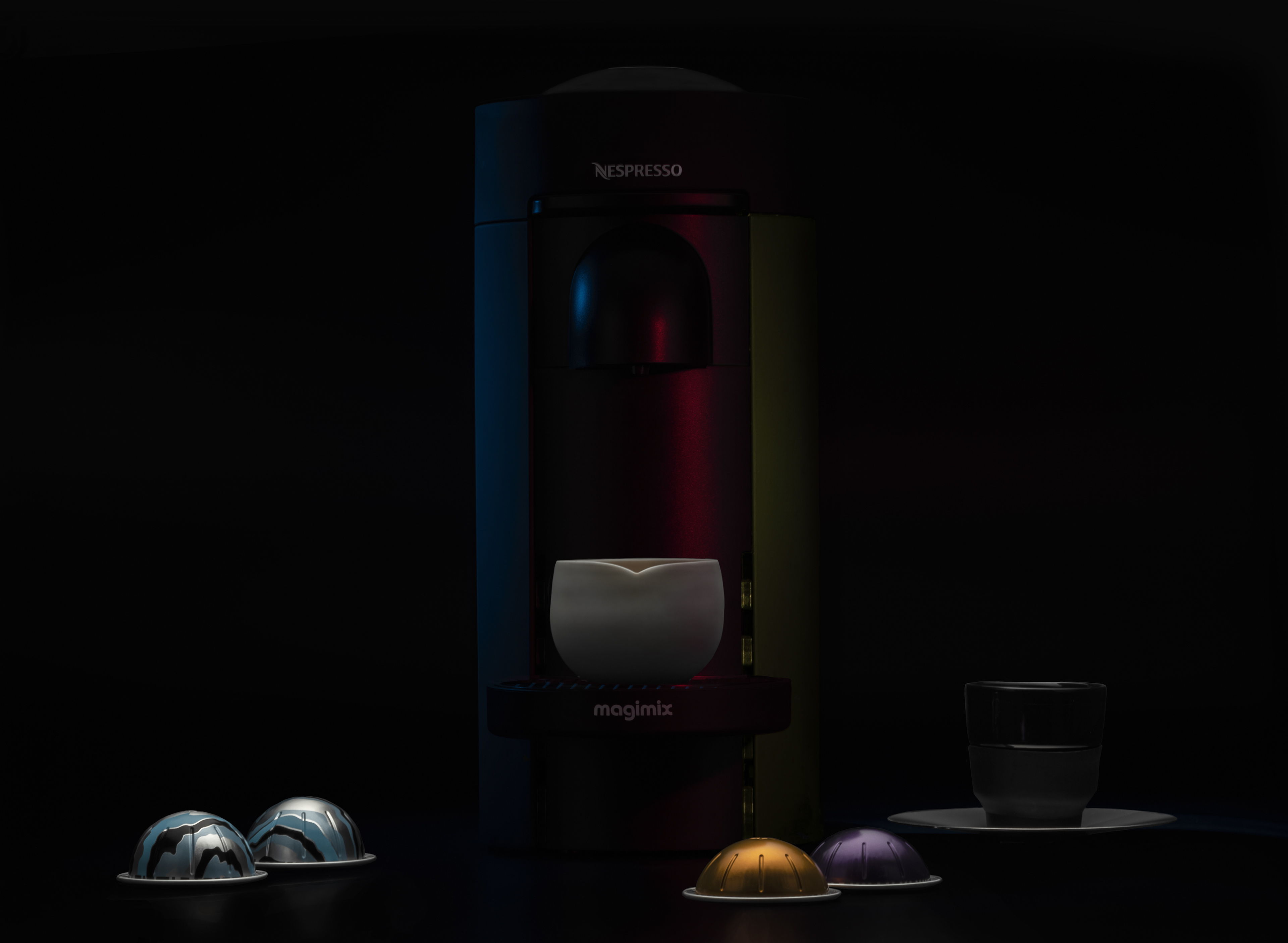 Cafetiere Nespresso avec des capsules