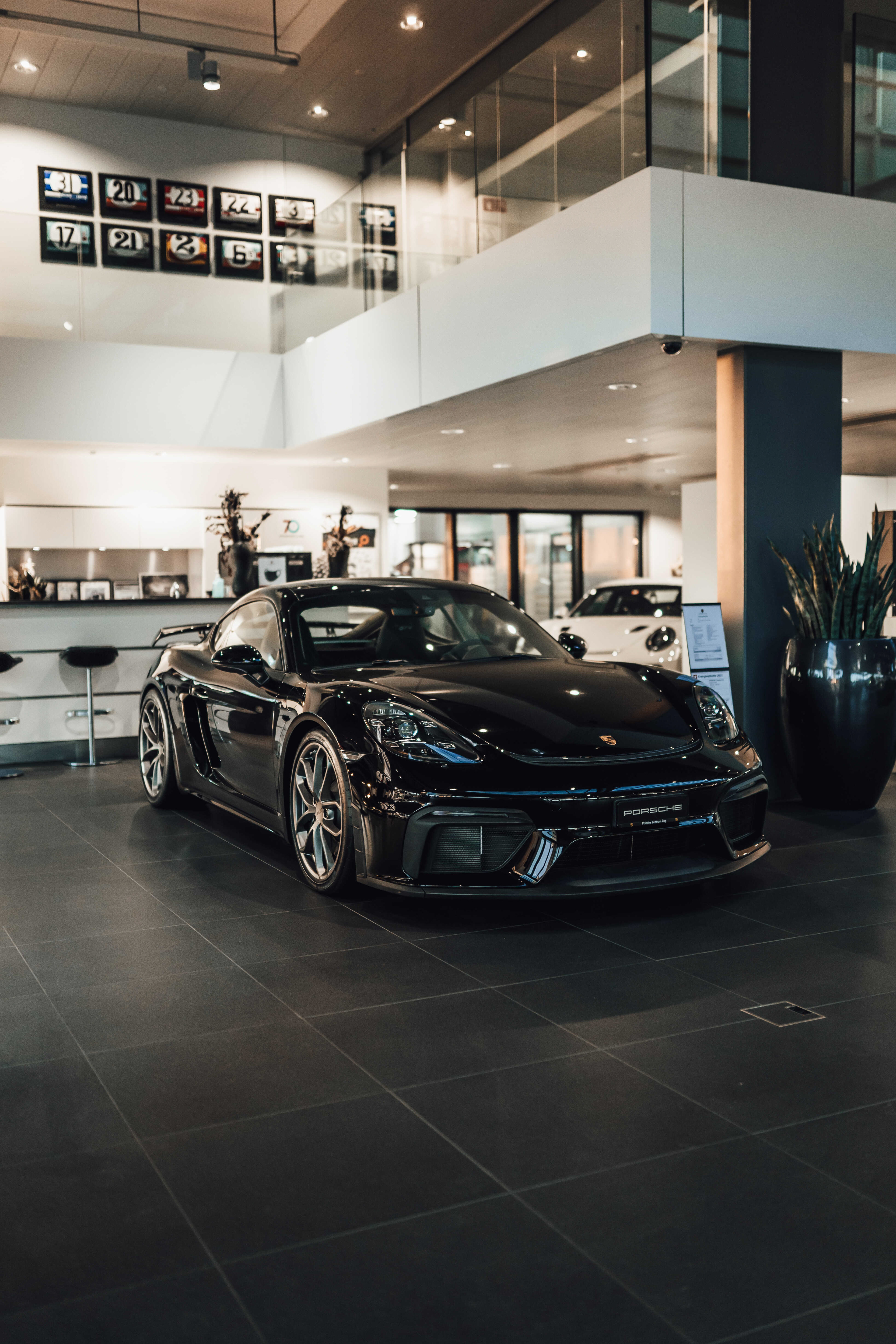 Porsche GT4