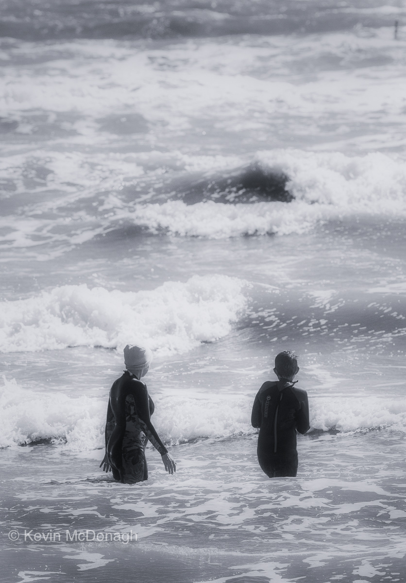 25 Apr 21: Braving the and and waves at Teignmouth Beach