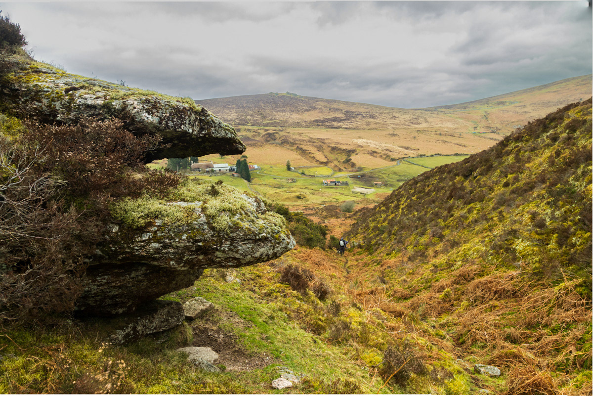 Old tin mine cleft heading down to Headland Warren farm