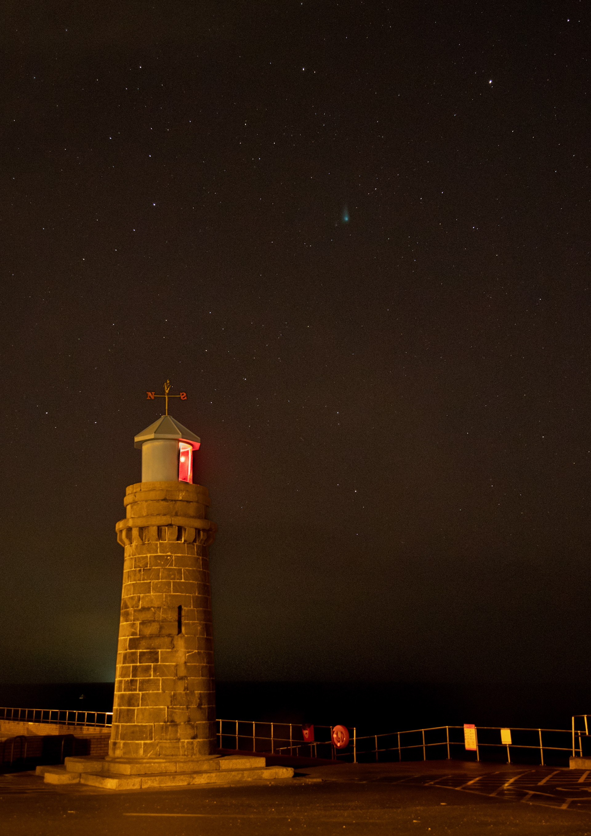 8th Dec 2021: Comet C2021 Leonard at Teignmouth, Devon