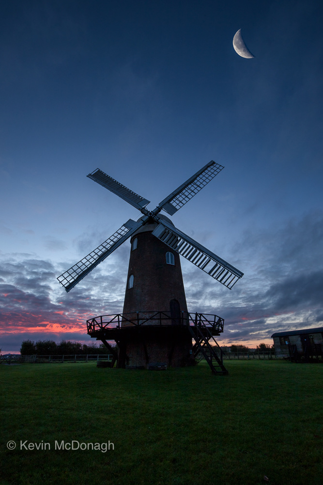 Wilton Windmill before sunrise