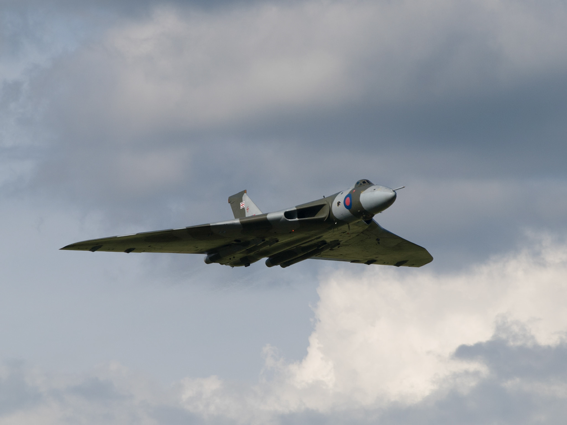 Vulcan XH558